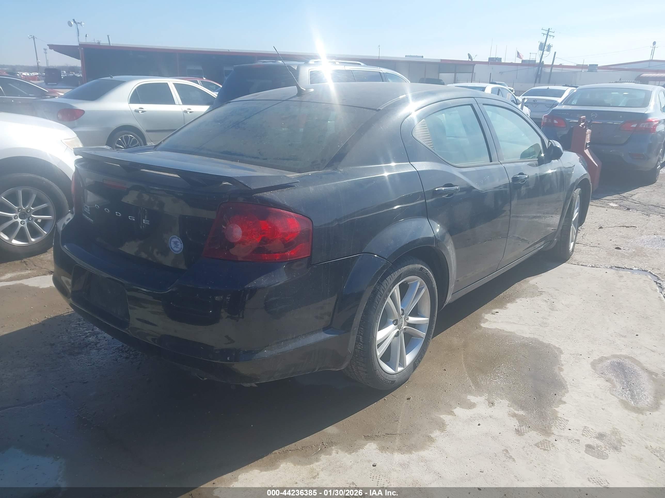 DODGE AVENGER image 4