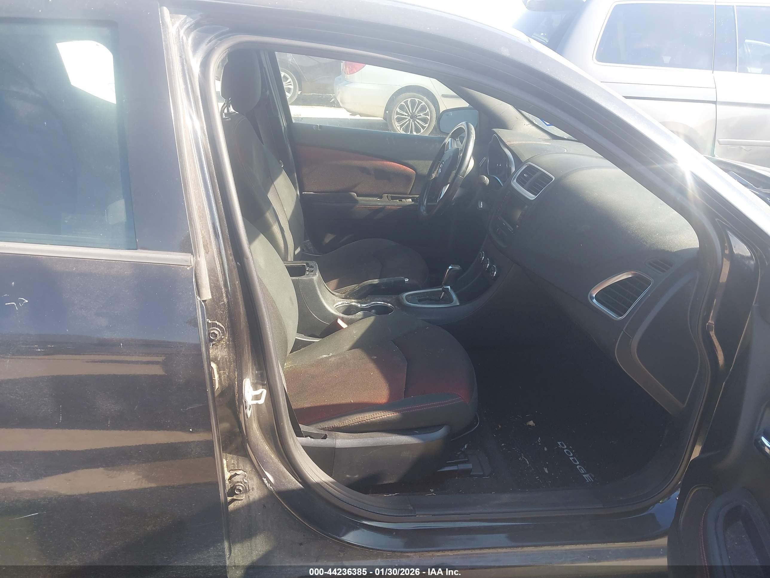 DODGE AVENGER image 5