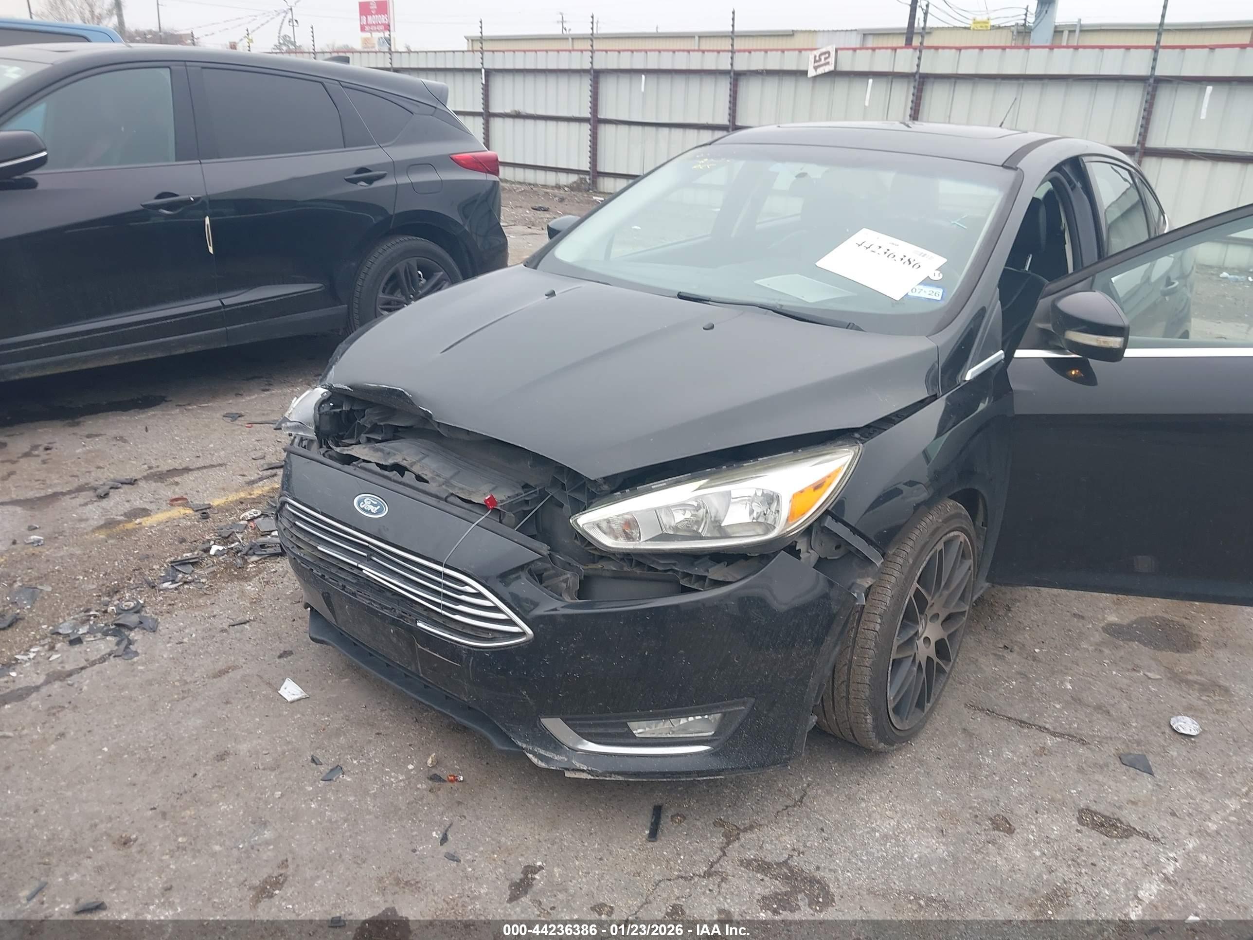FORD FOCUS image 6