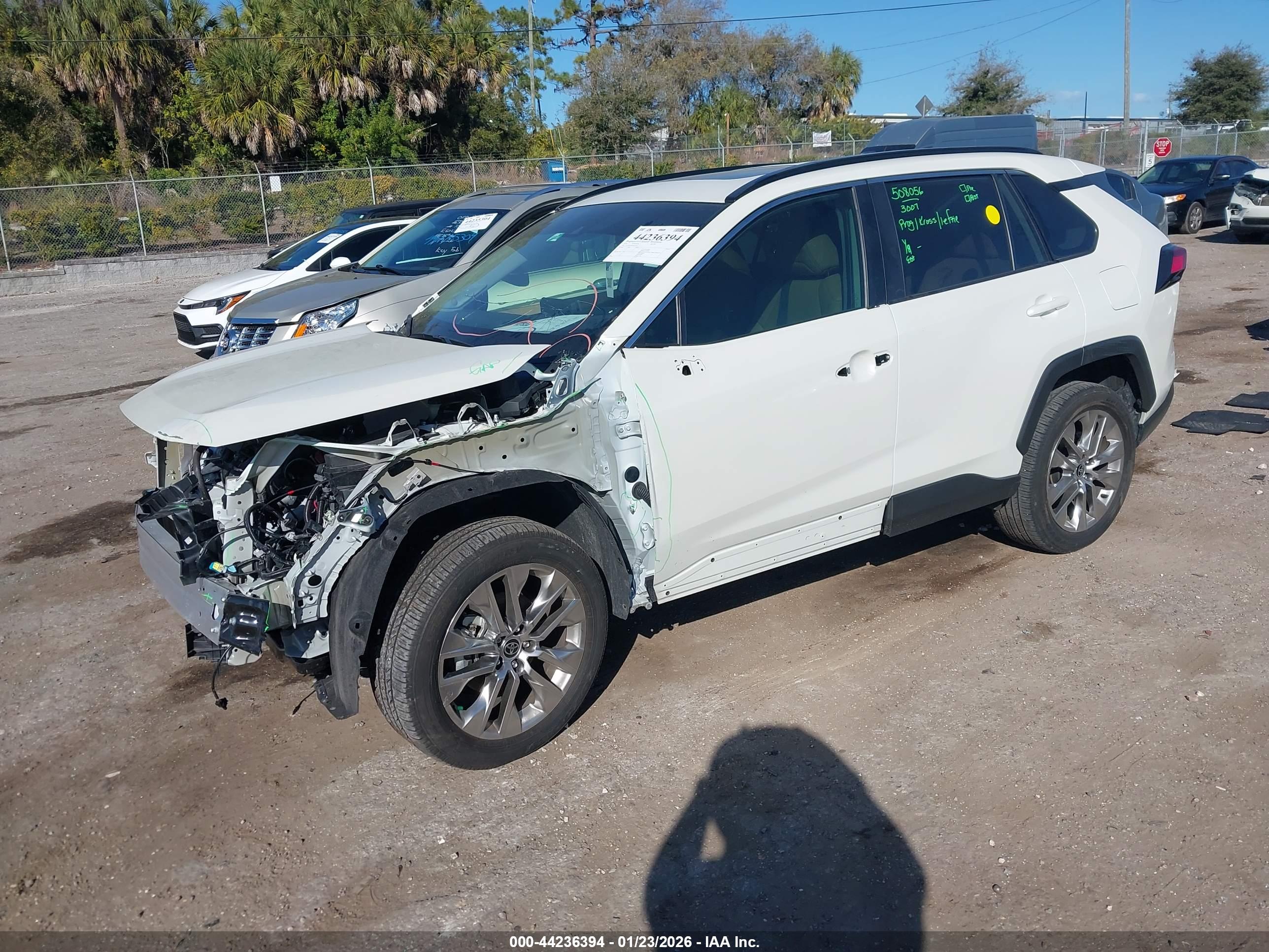 TOYOTA RAV4 image 2