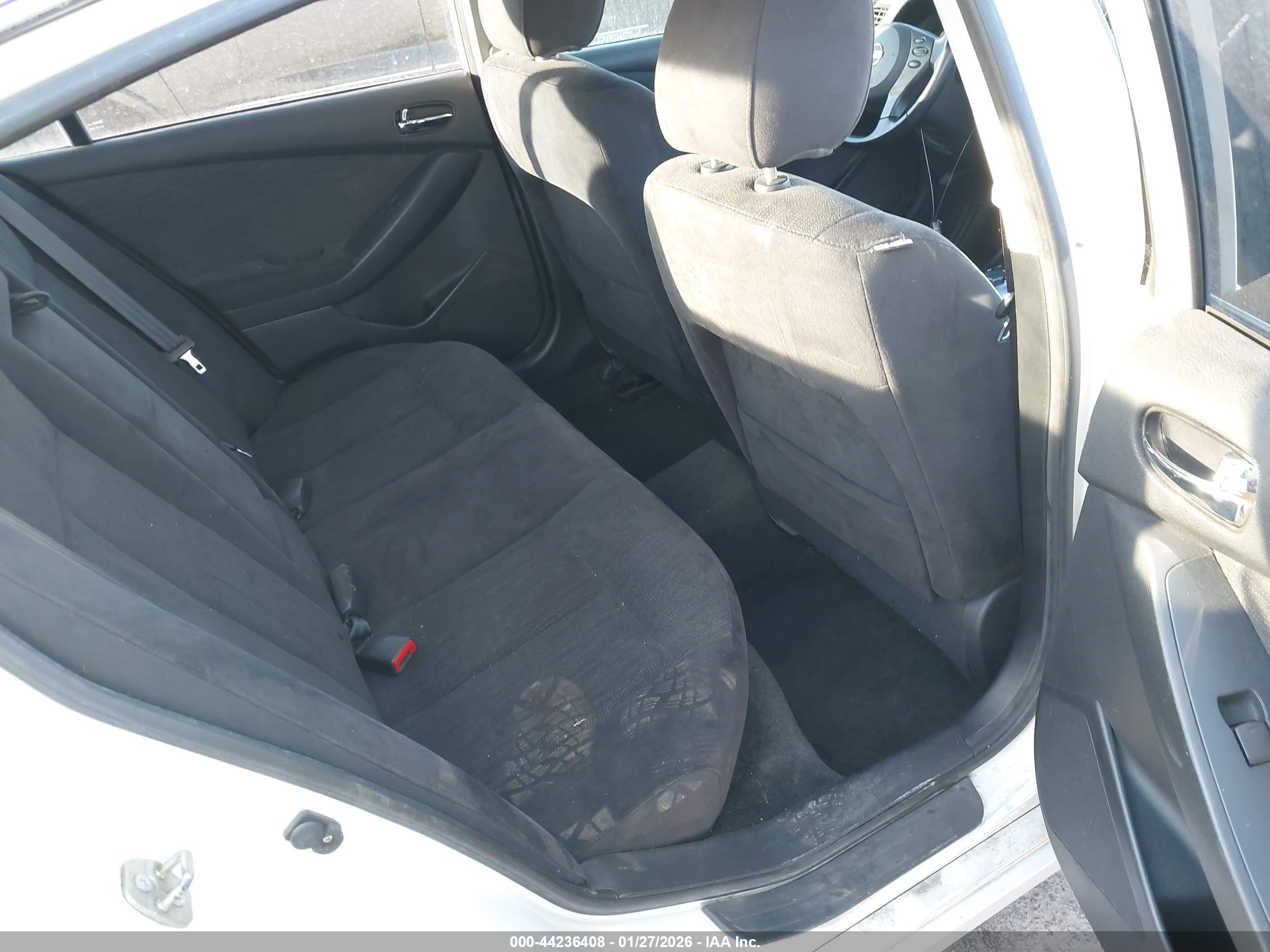 NISSAN ALTIMA image 8