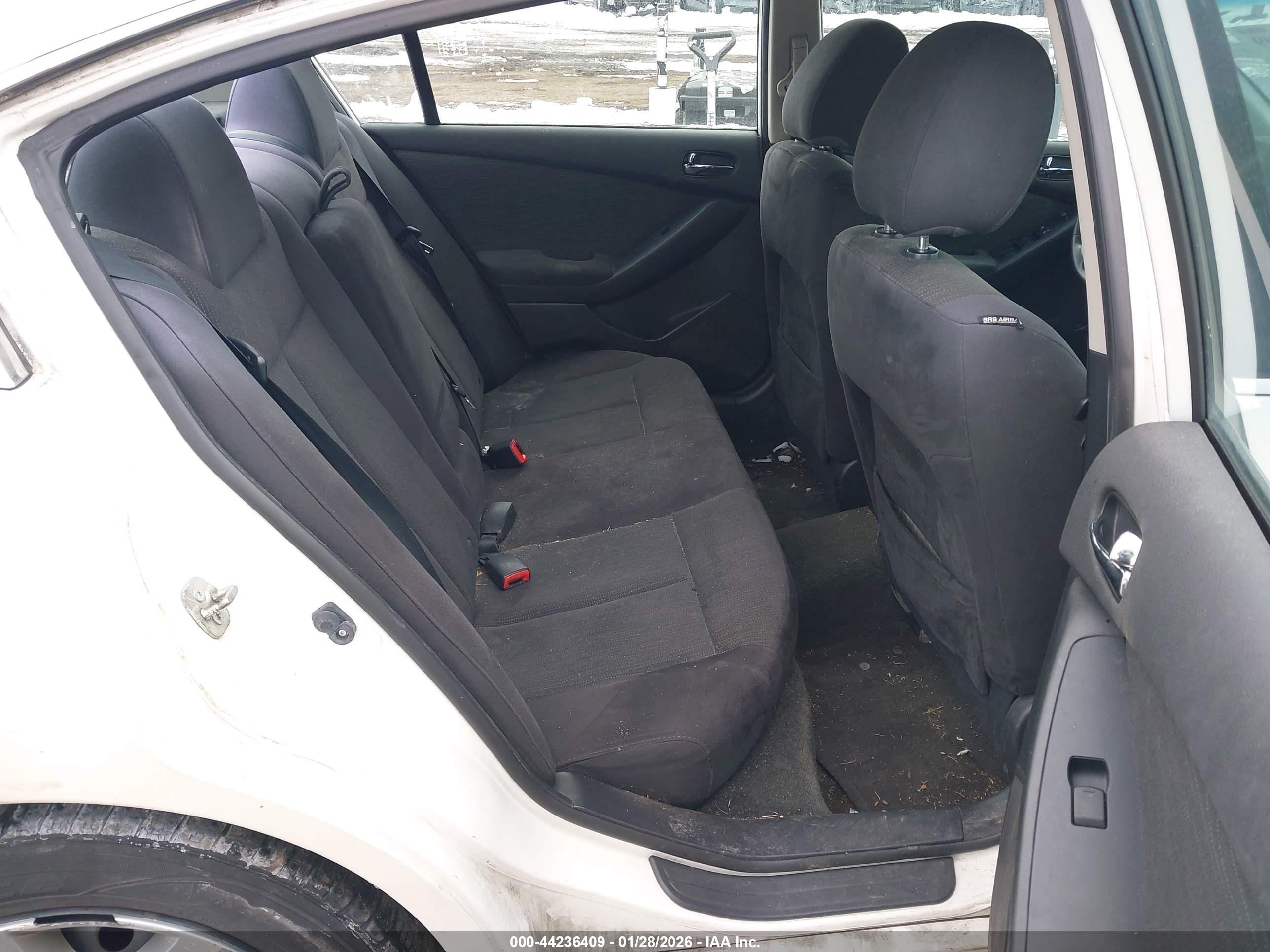 NISSAN ALTIMA image 8