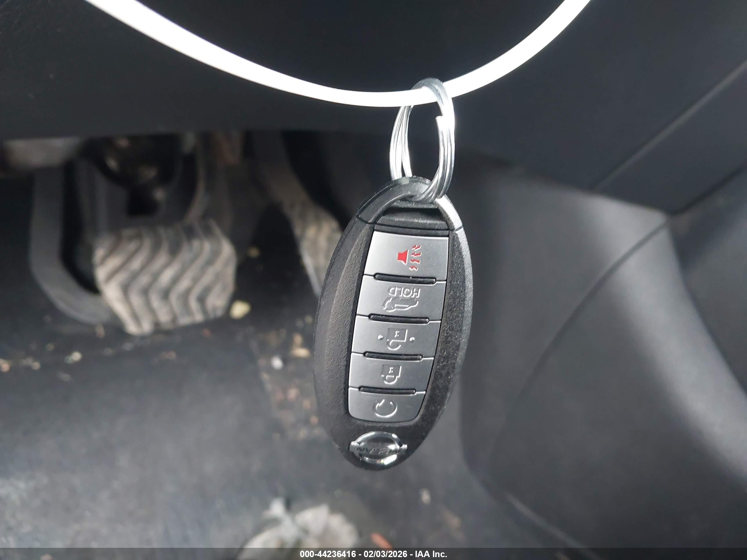 NISSAN ROGUE image 11