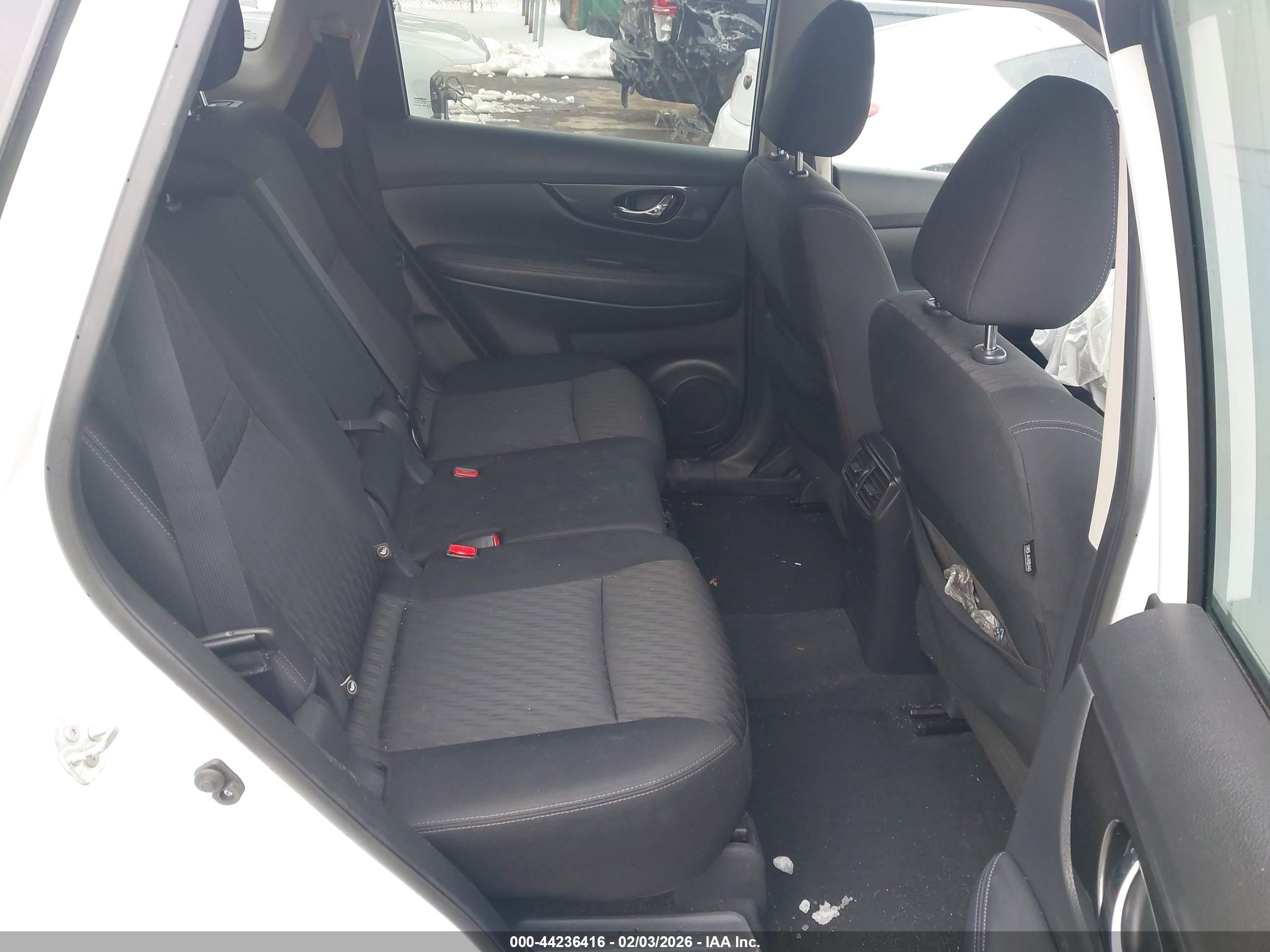 NISSAN ROGUE image 8