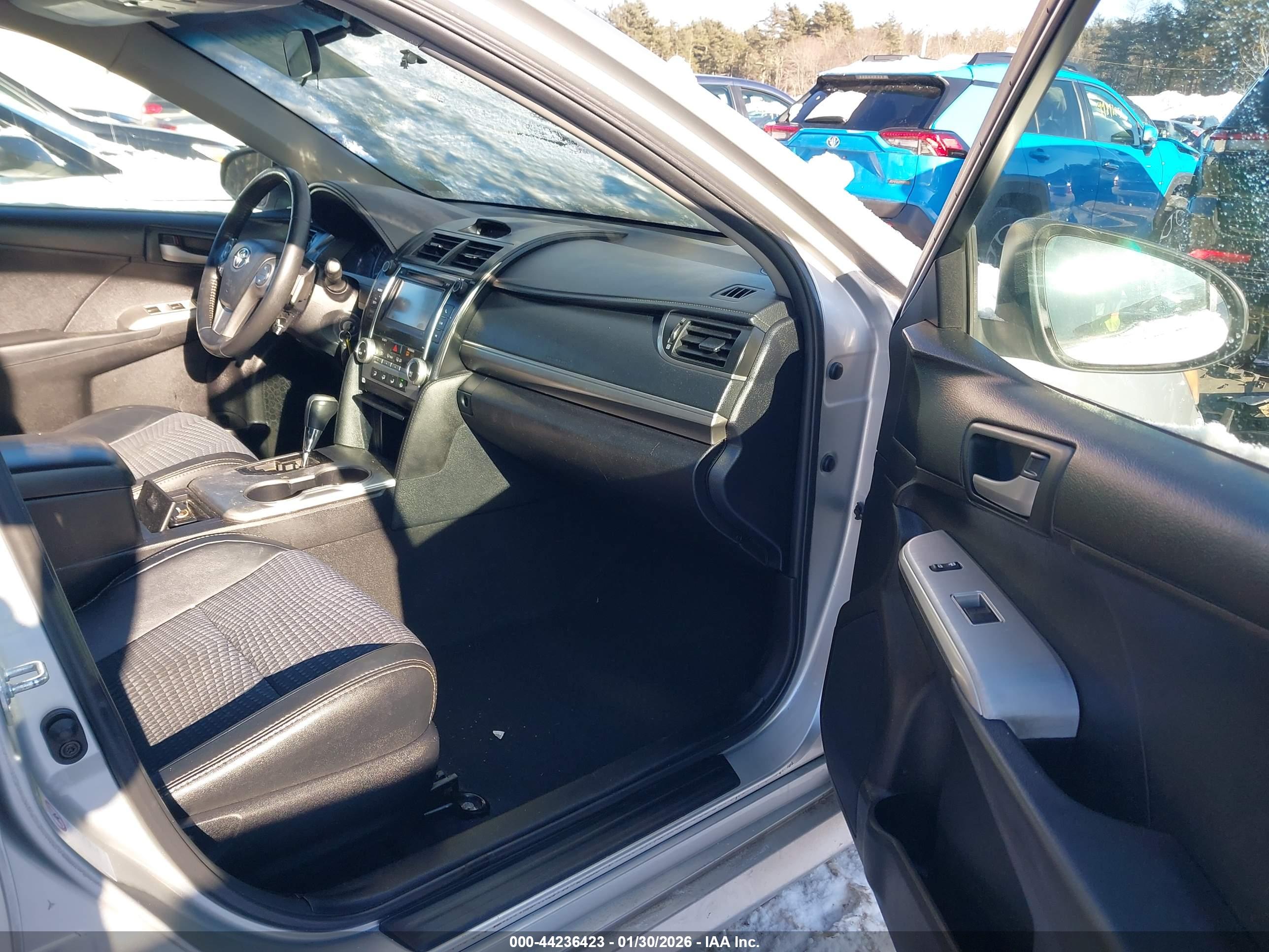 TOYOTA CAMRY image 5