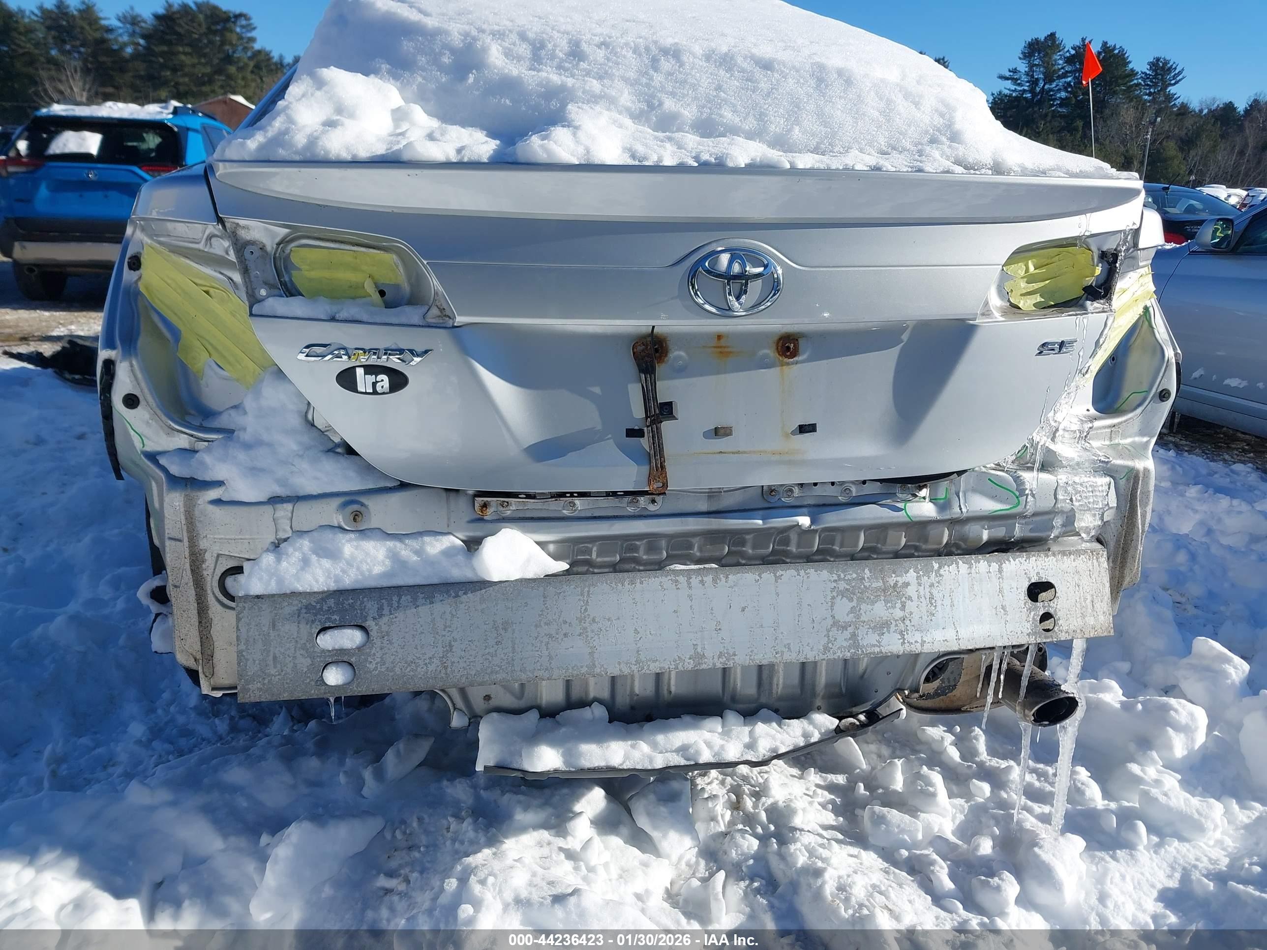 TOYOTA CAMRY image 6
