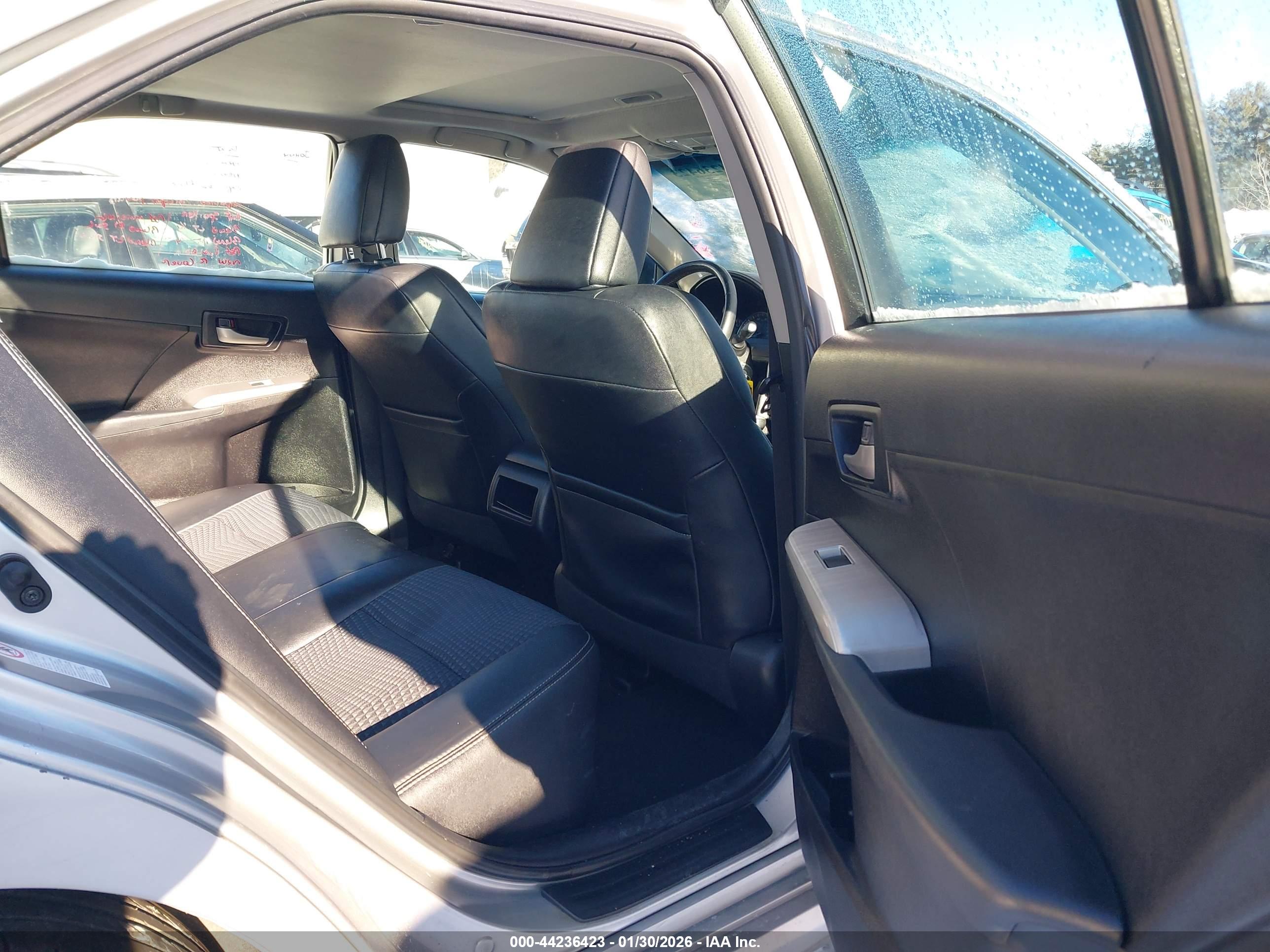 TOYOTA CAMRY image 8