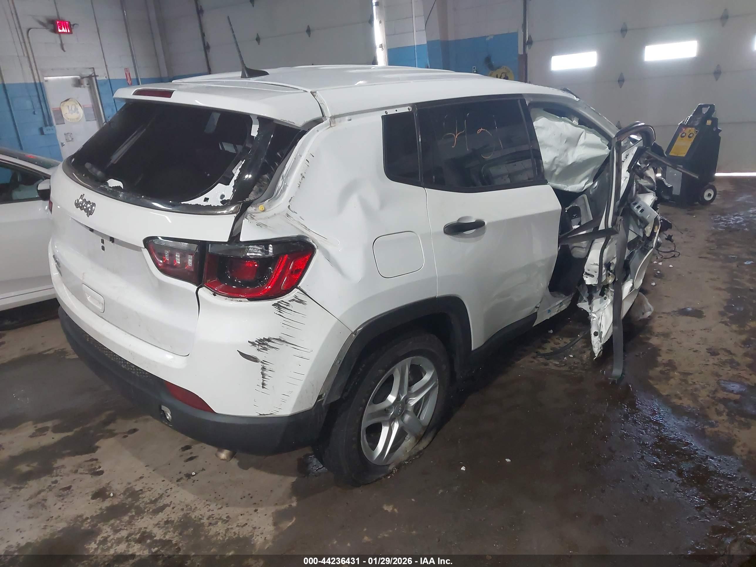 JEEP COMPASS image 4