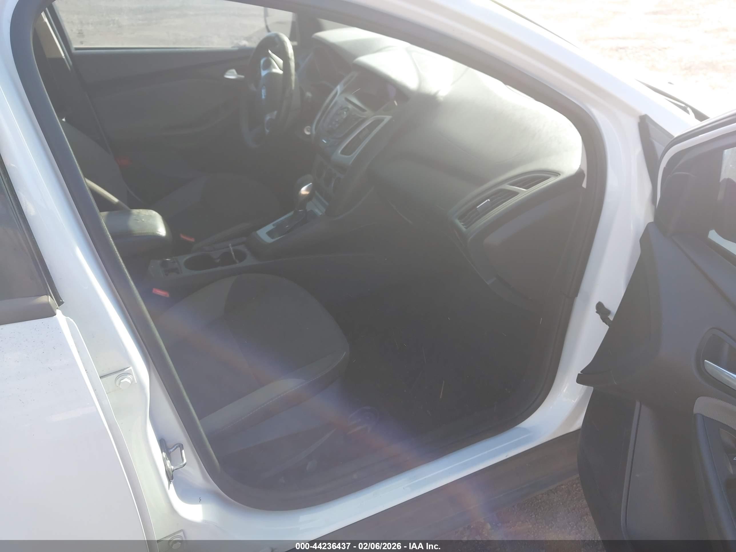 FORD FOCUS image 5