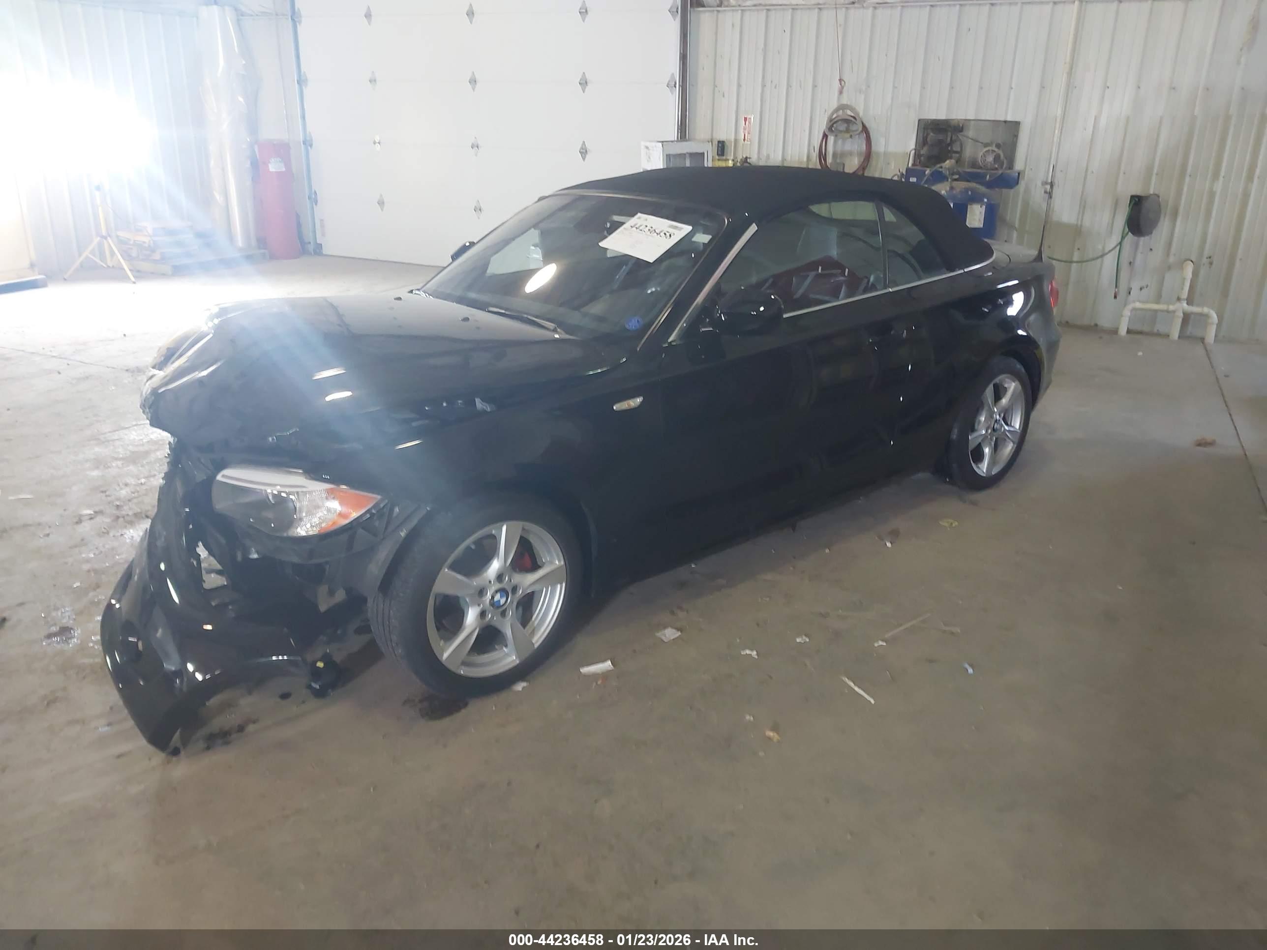 BMW 128I image 2
