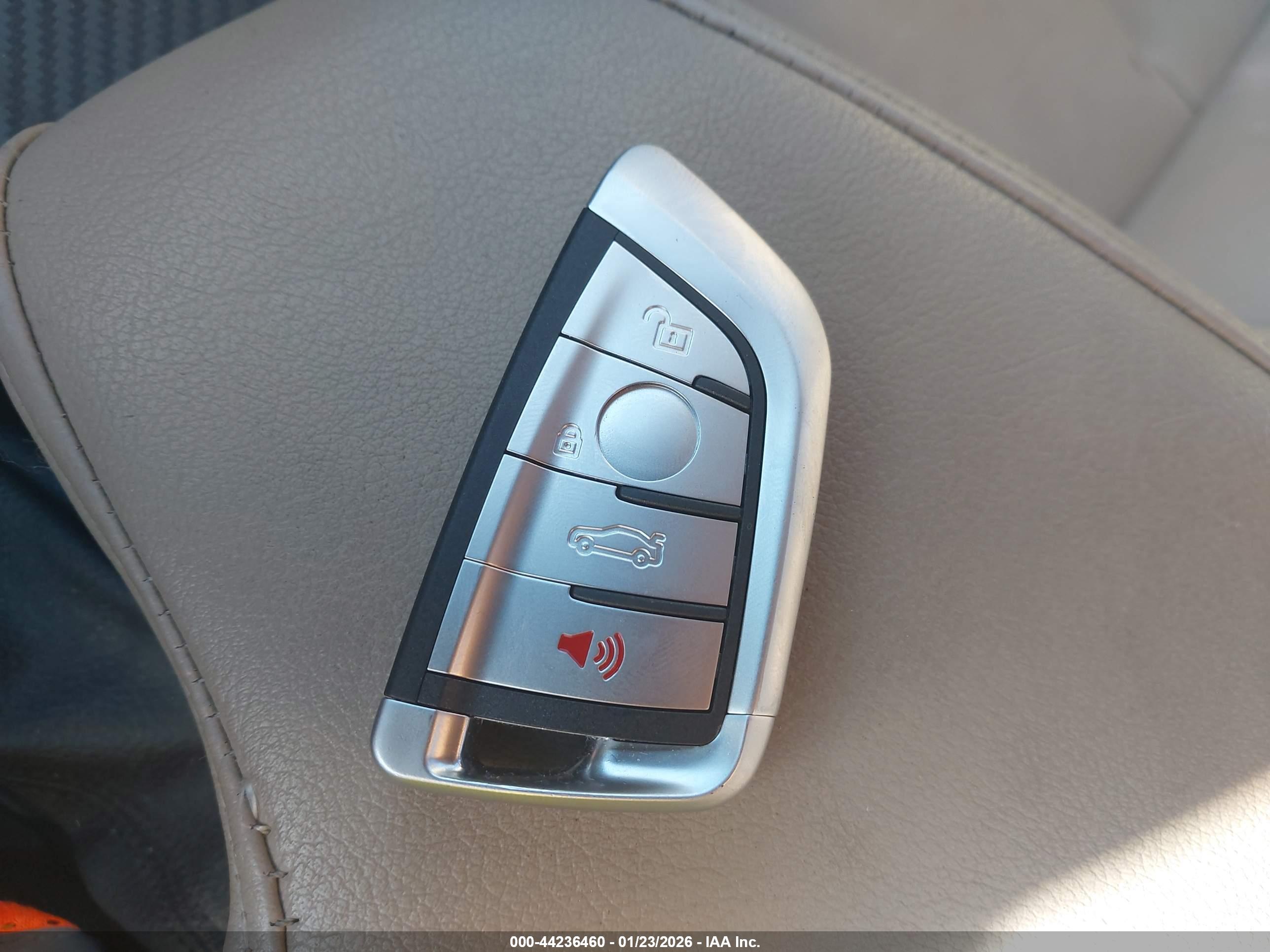 BMW 320I image 11
