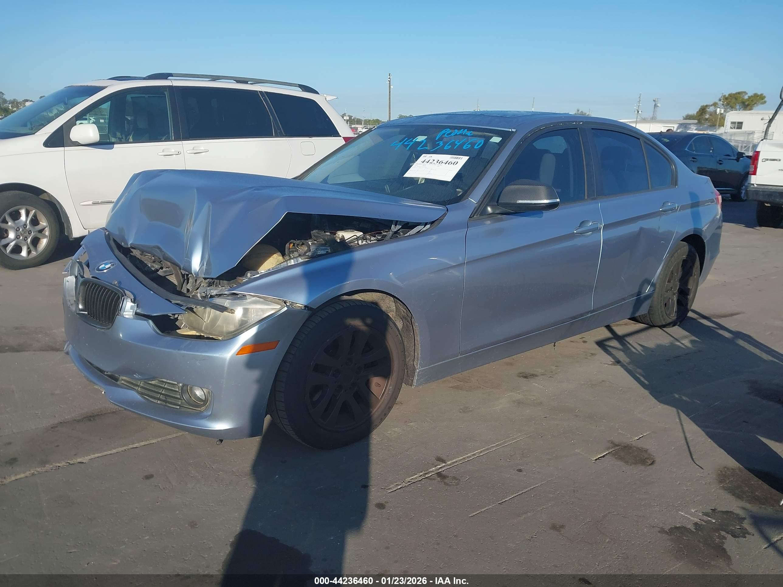 BMW 320I image 2