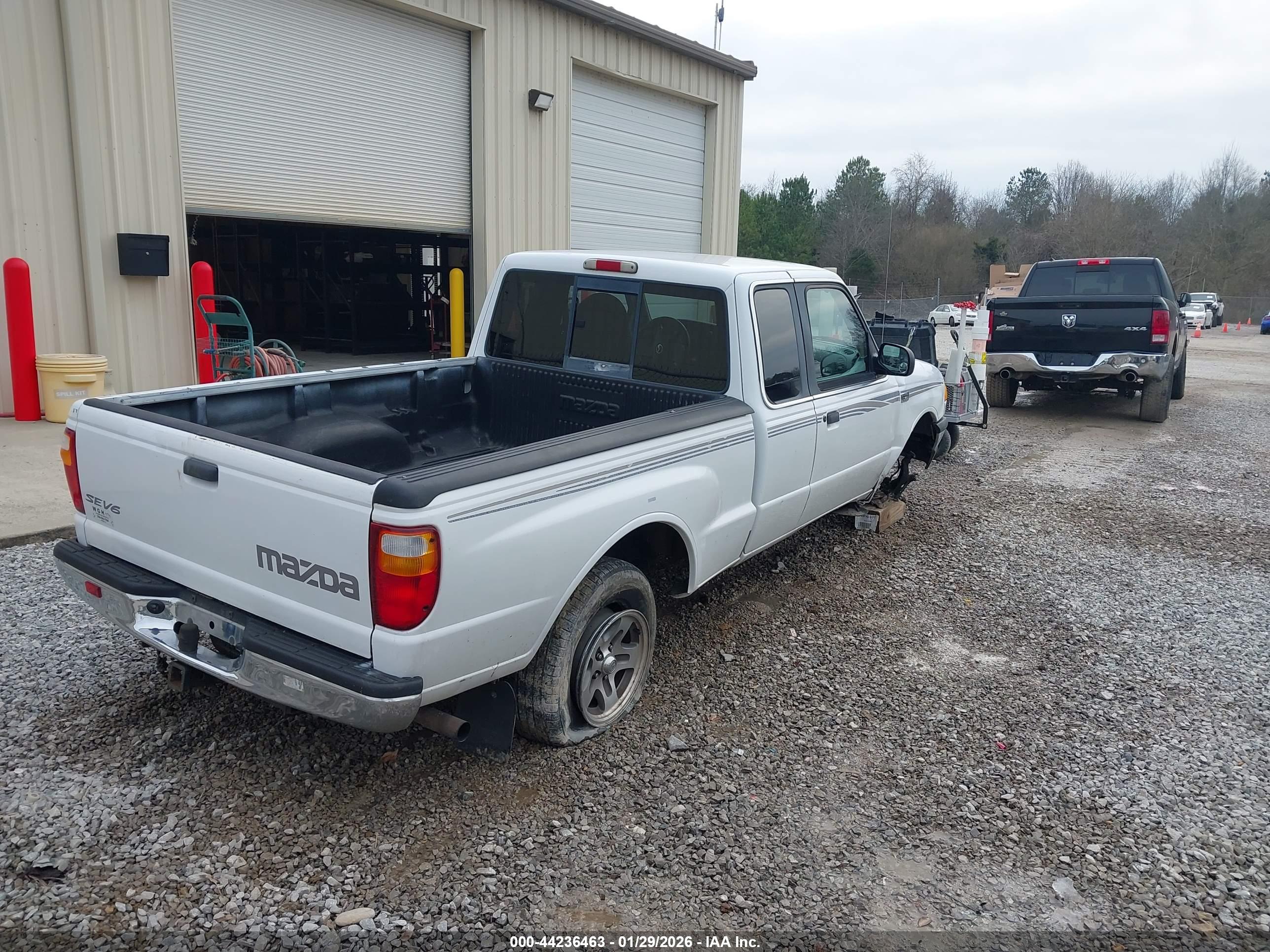 MAZDA B3000 image 4