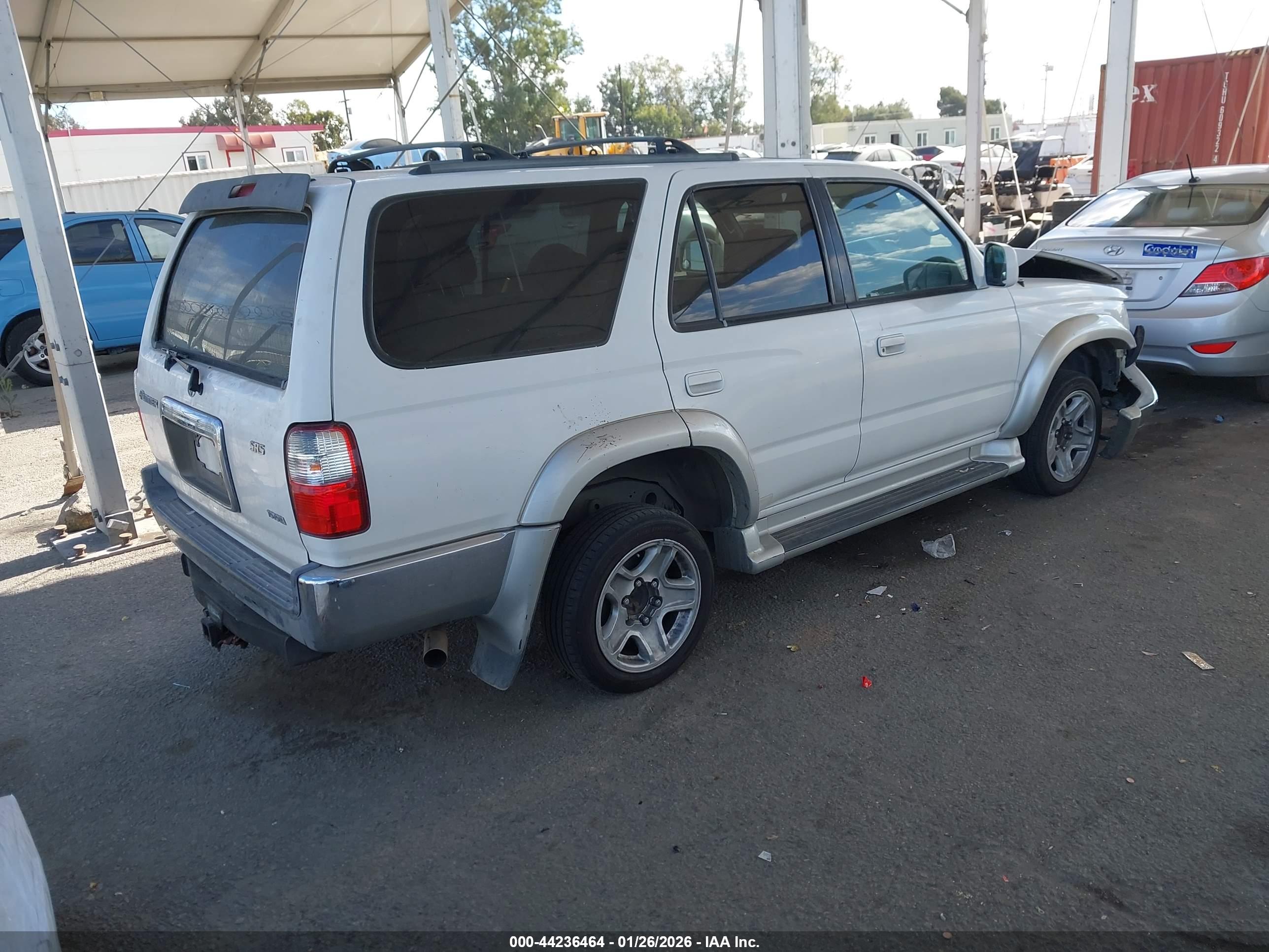 TOYOTA 4RUNNER image 4