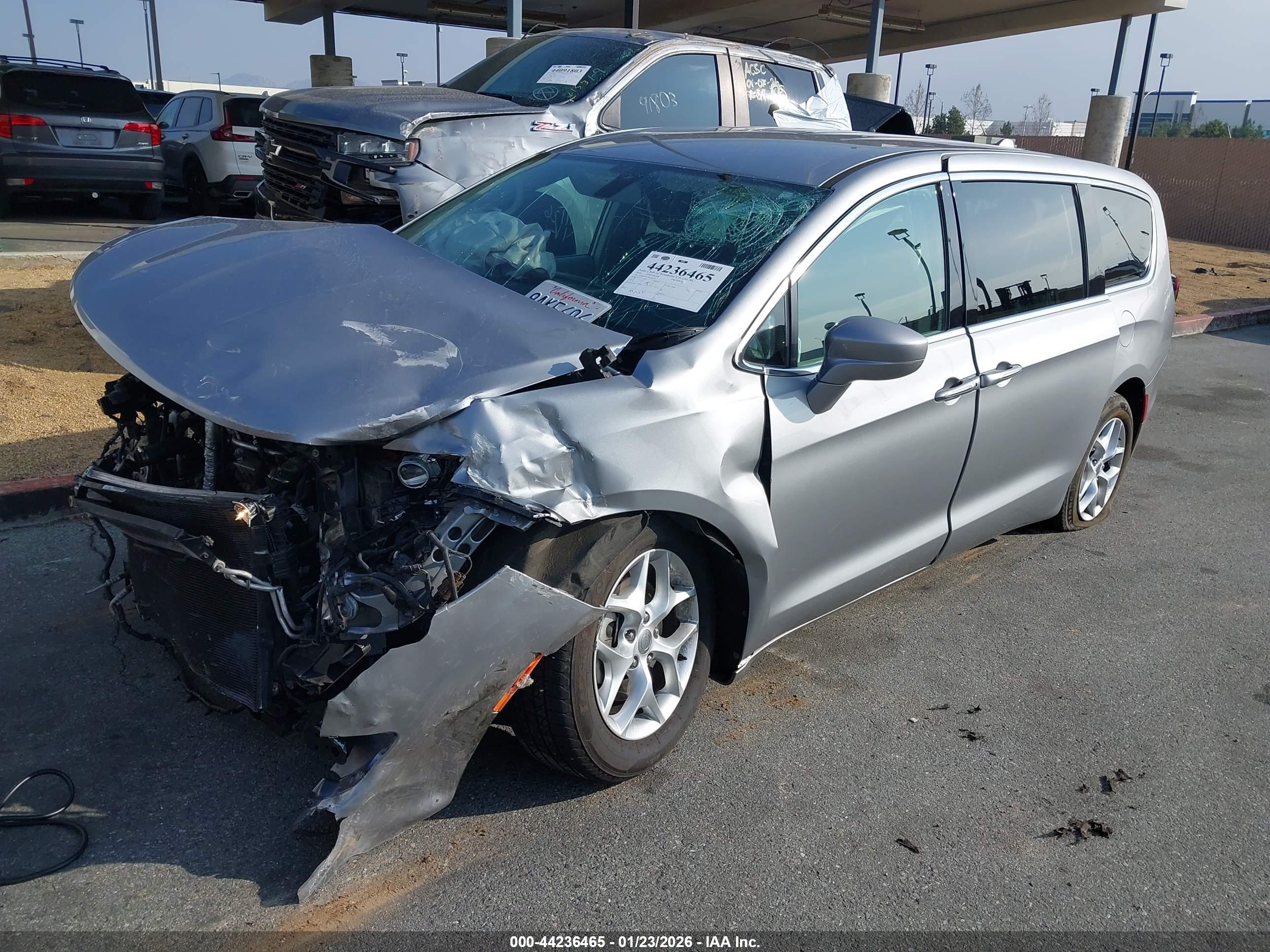 CHRYSLER PACIFICA image 2