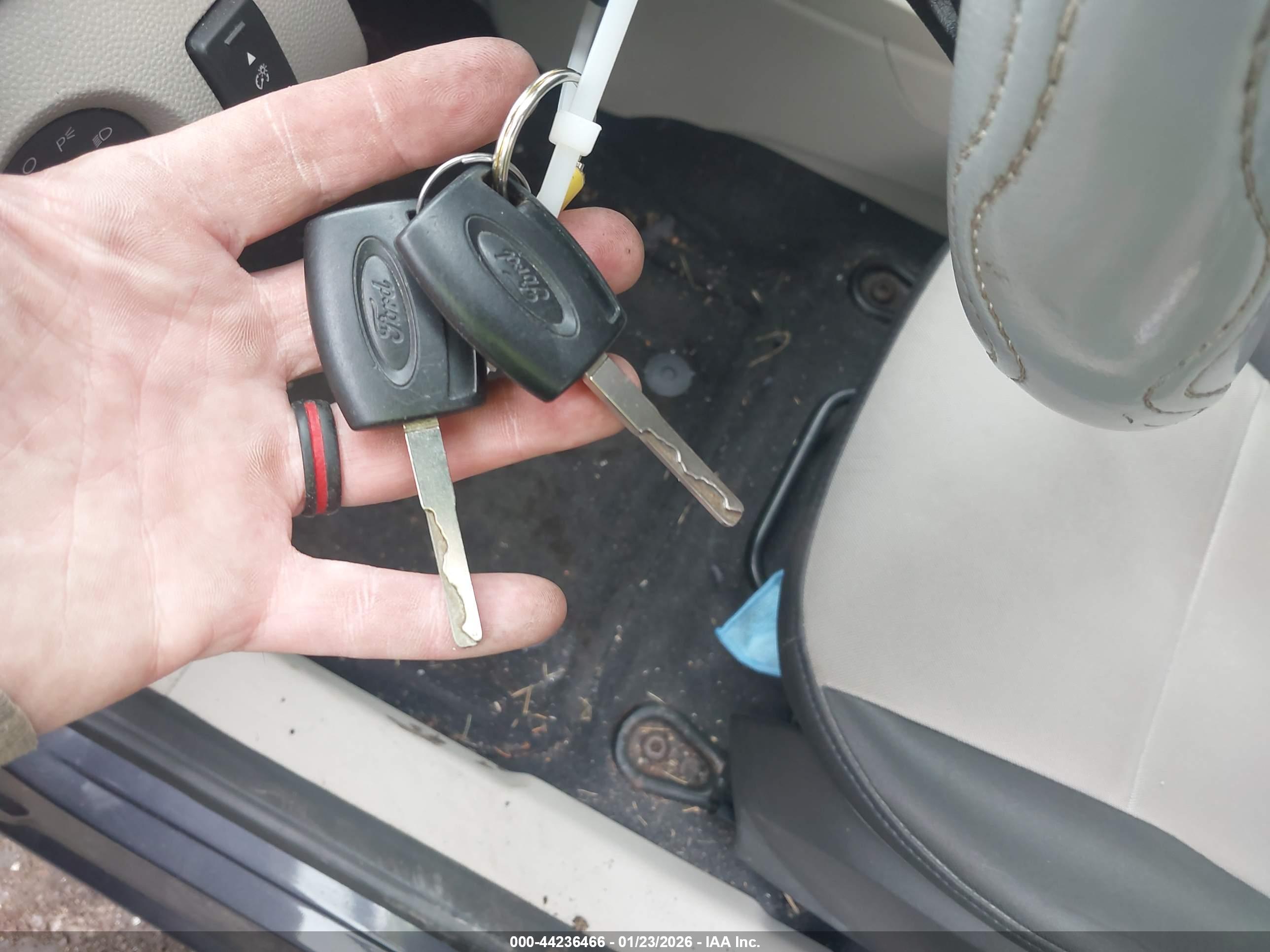 FORD FIESTA image 11