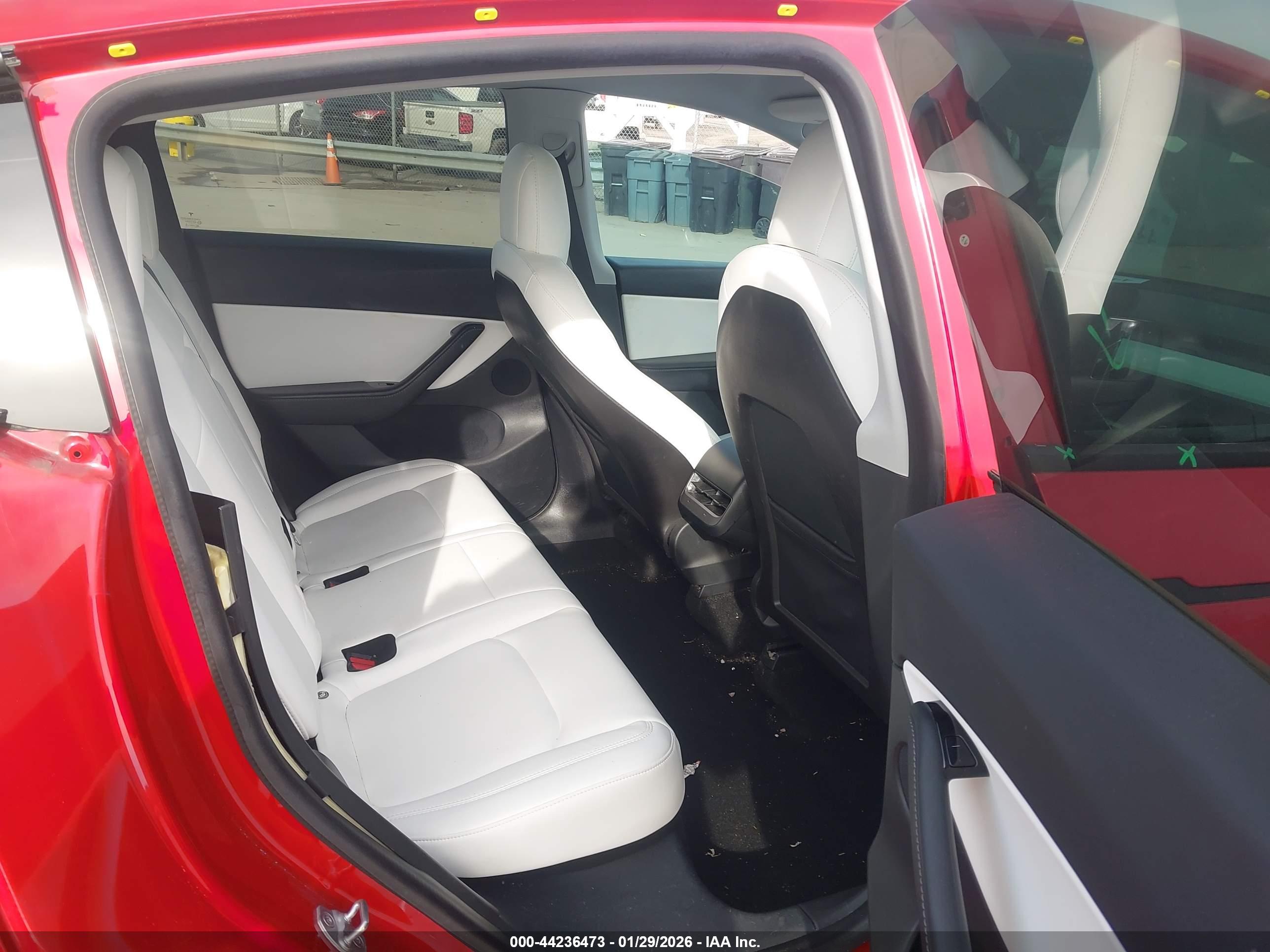 TESLA MODEL image 8