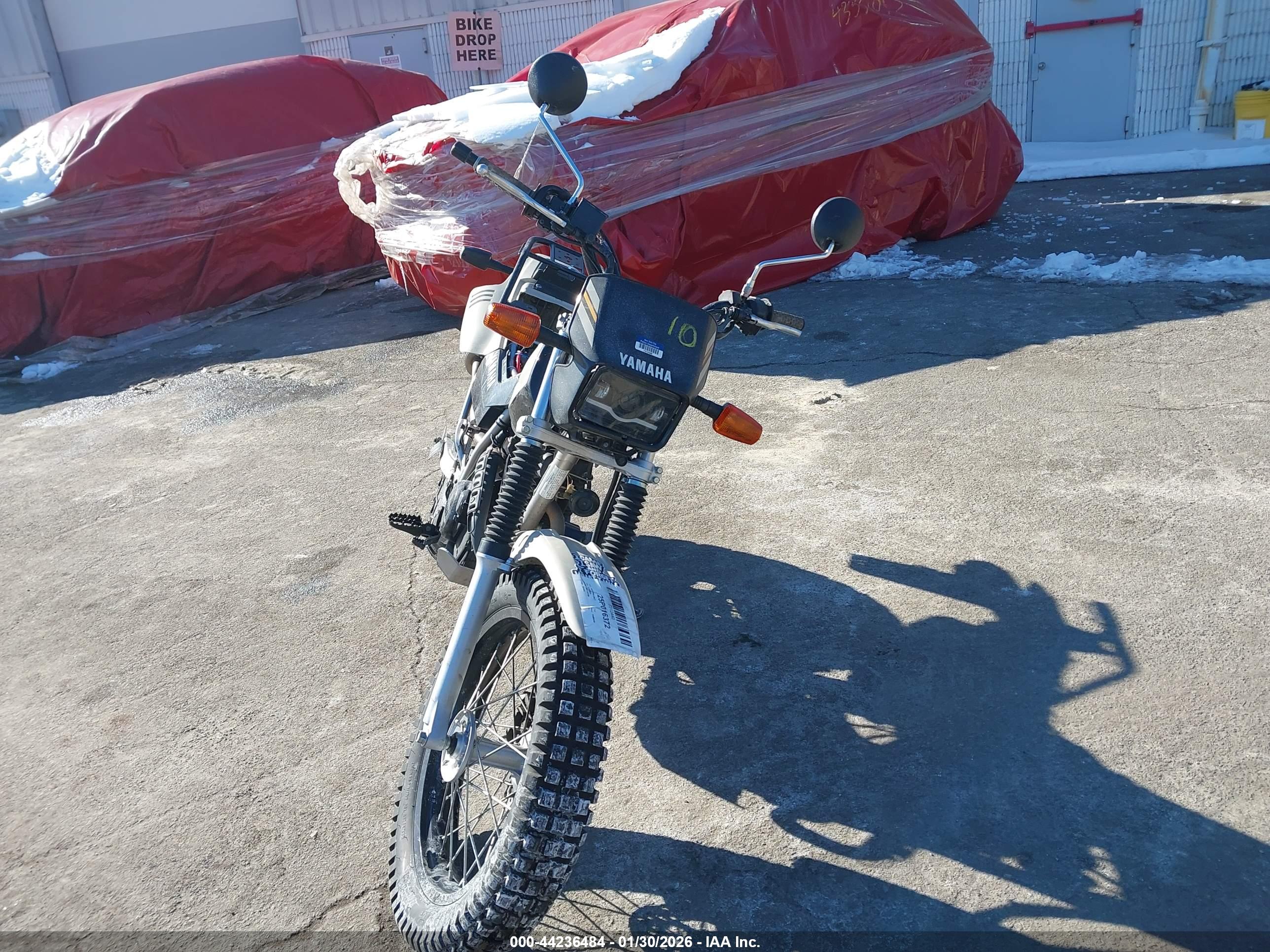 YAMAHA TW200 image 5