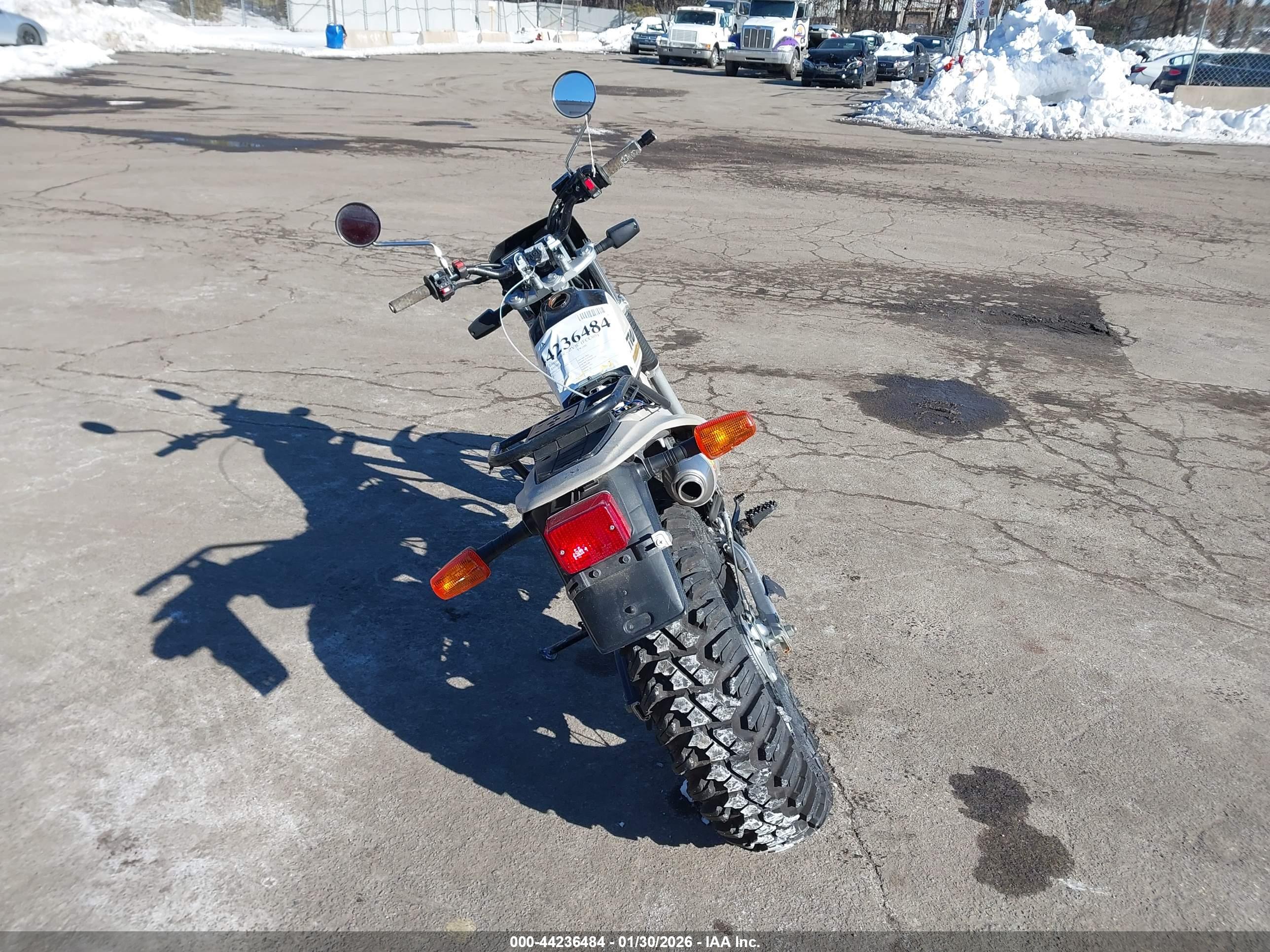 YAMAHA TW200 image 6