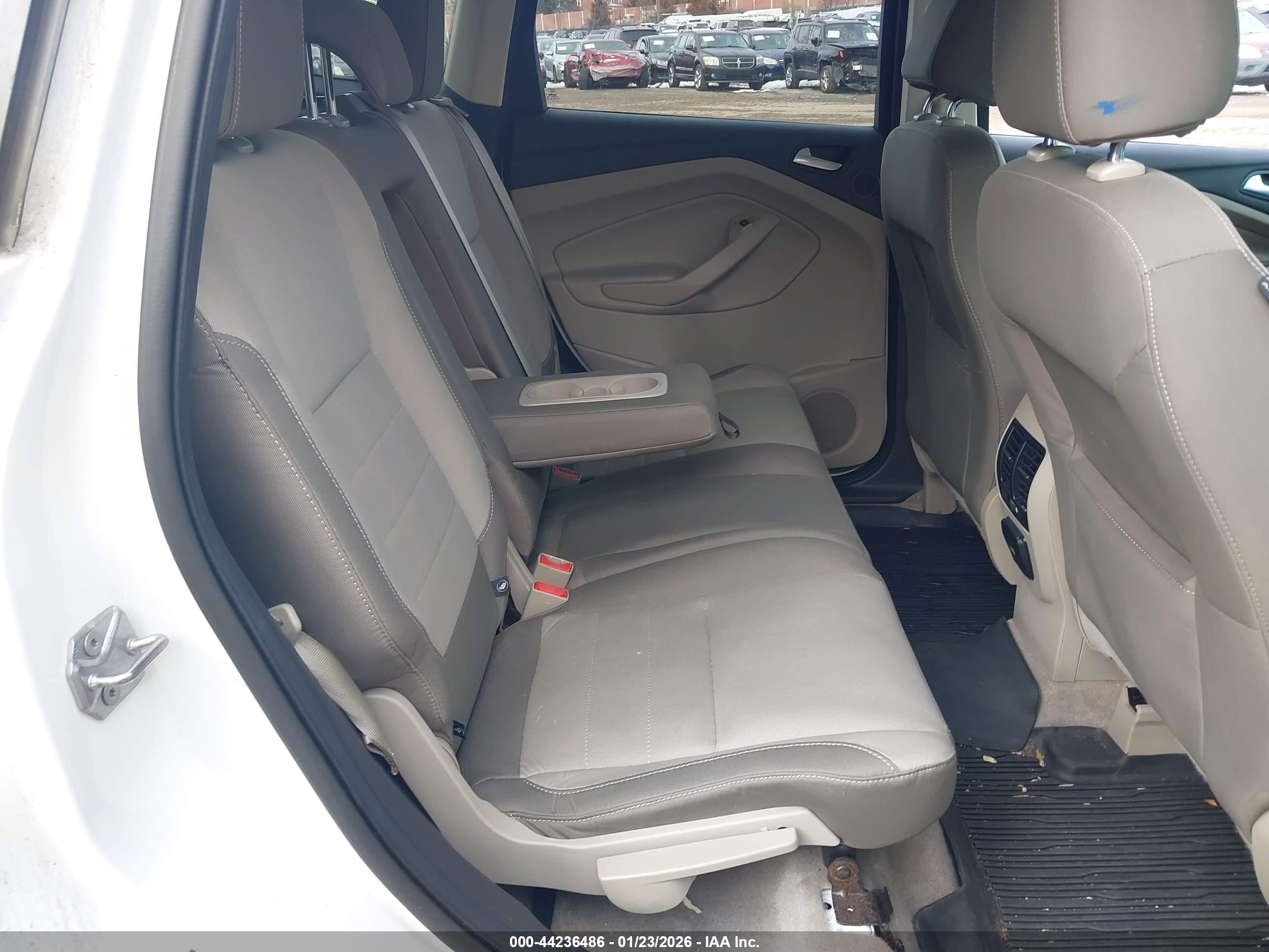 FORD ESCAPE image 8