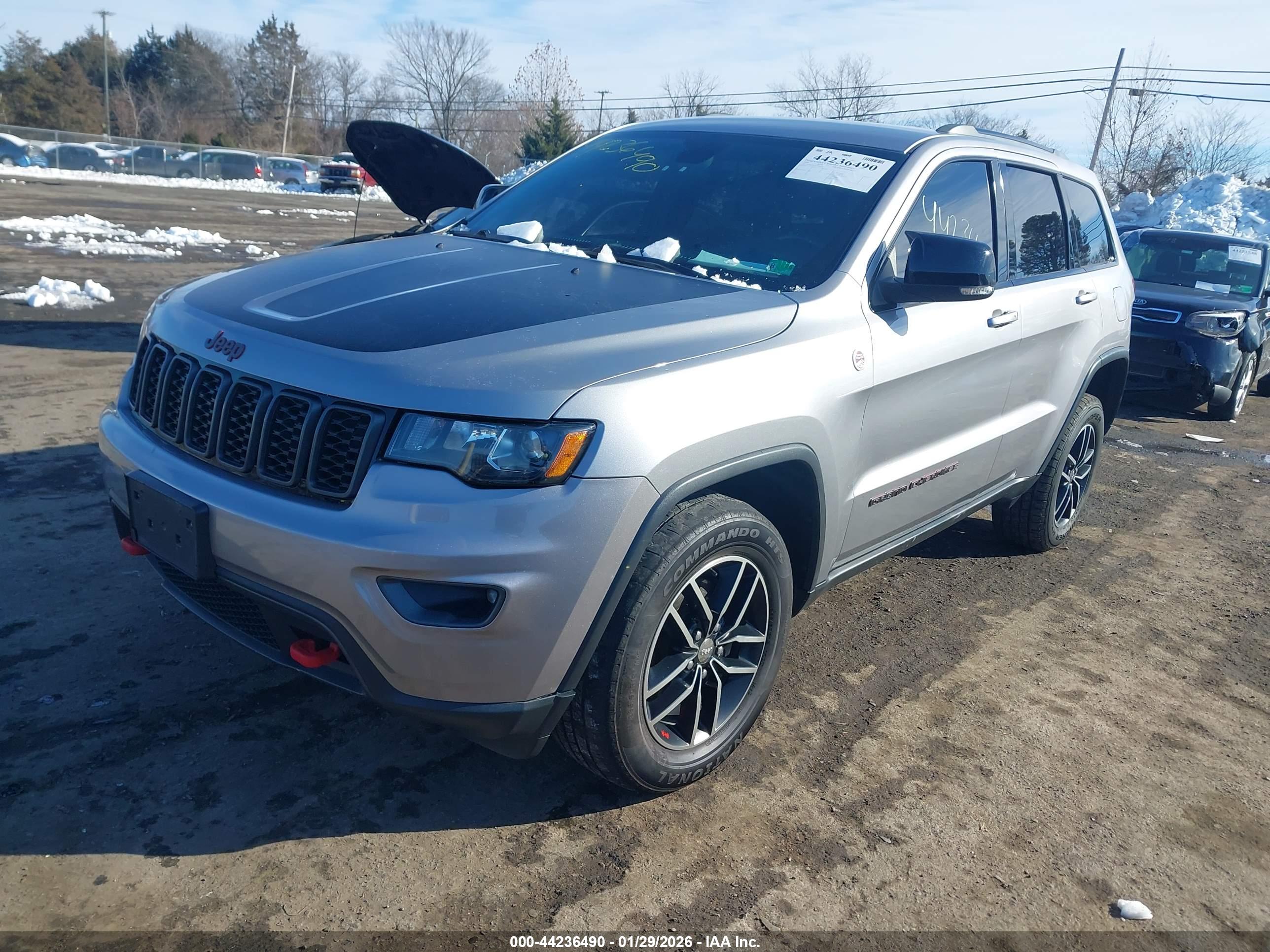 JEEP GRAND image 2