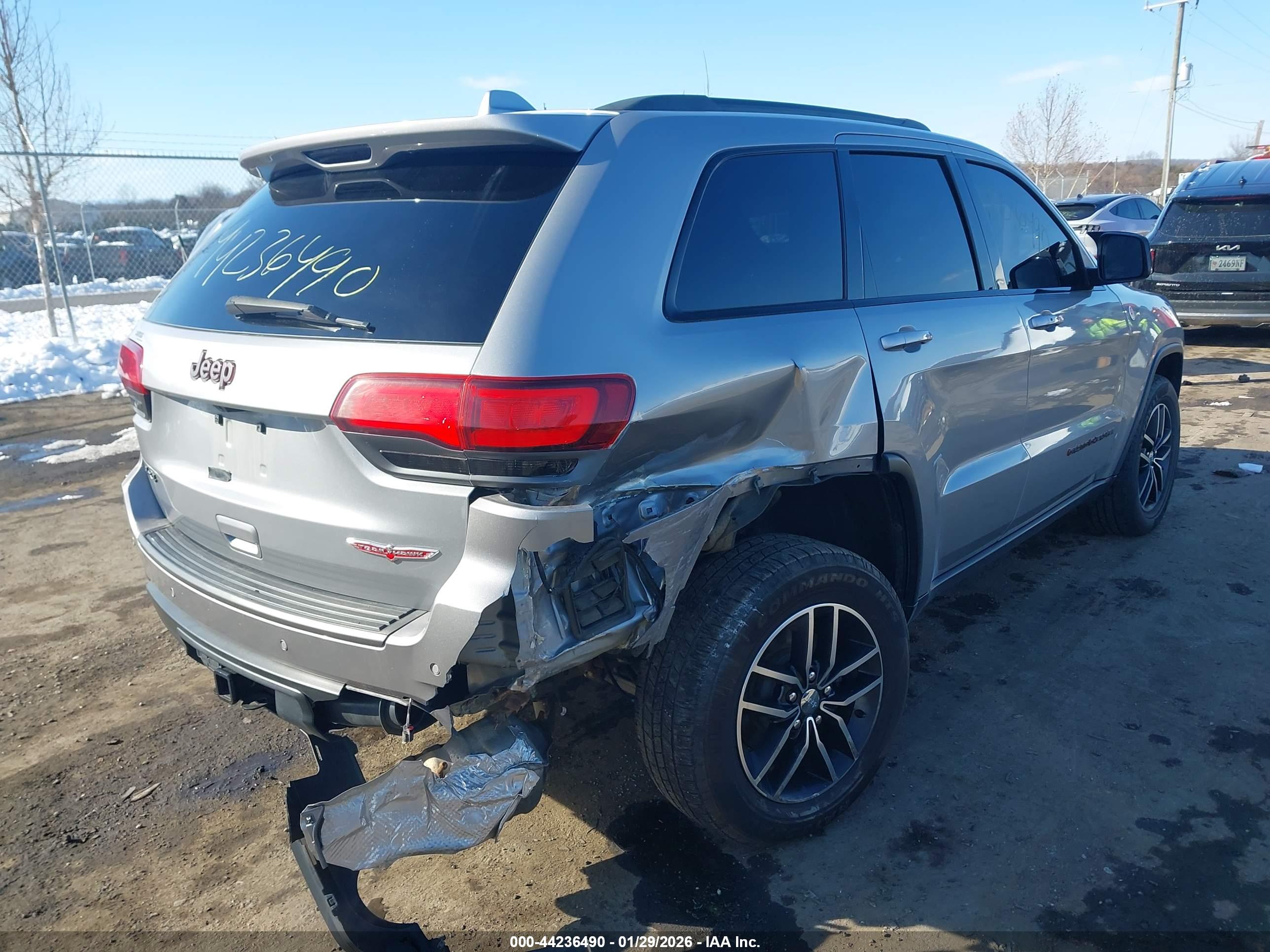 JEEP GRAND image 4