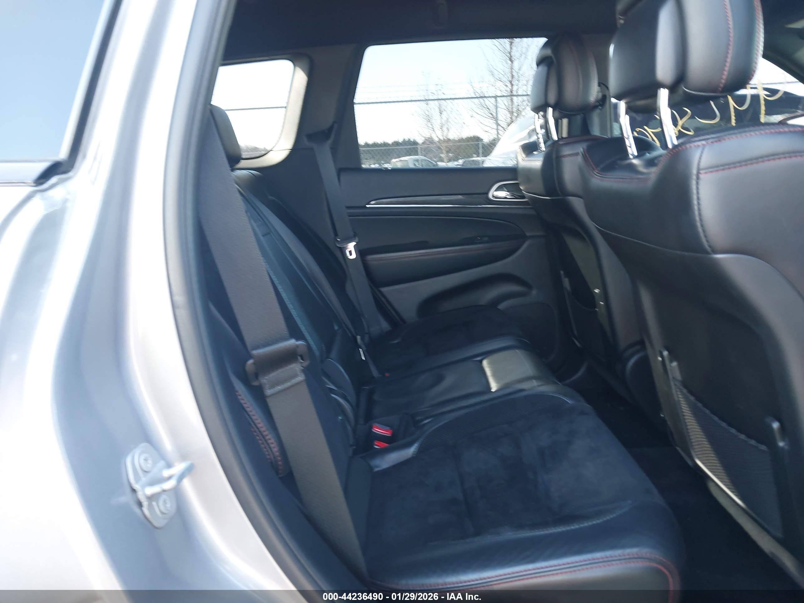 JEEP GRAND image 8