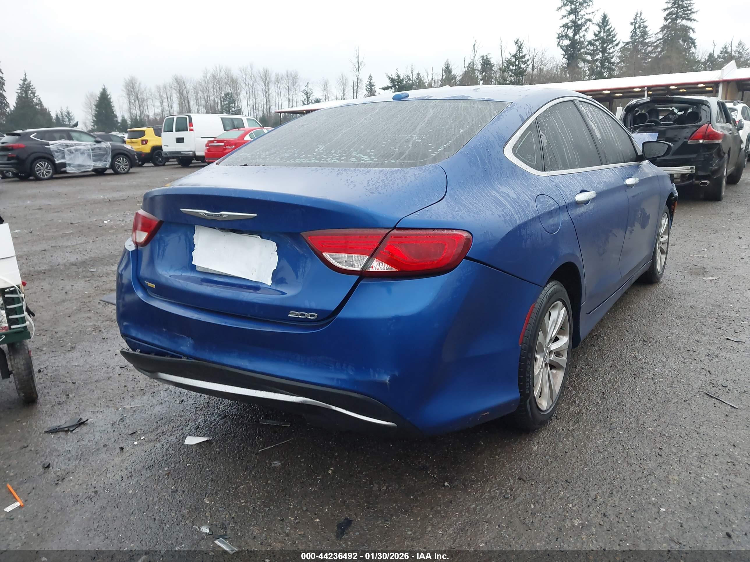 CHRYSLER 200 image 4