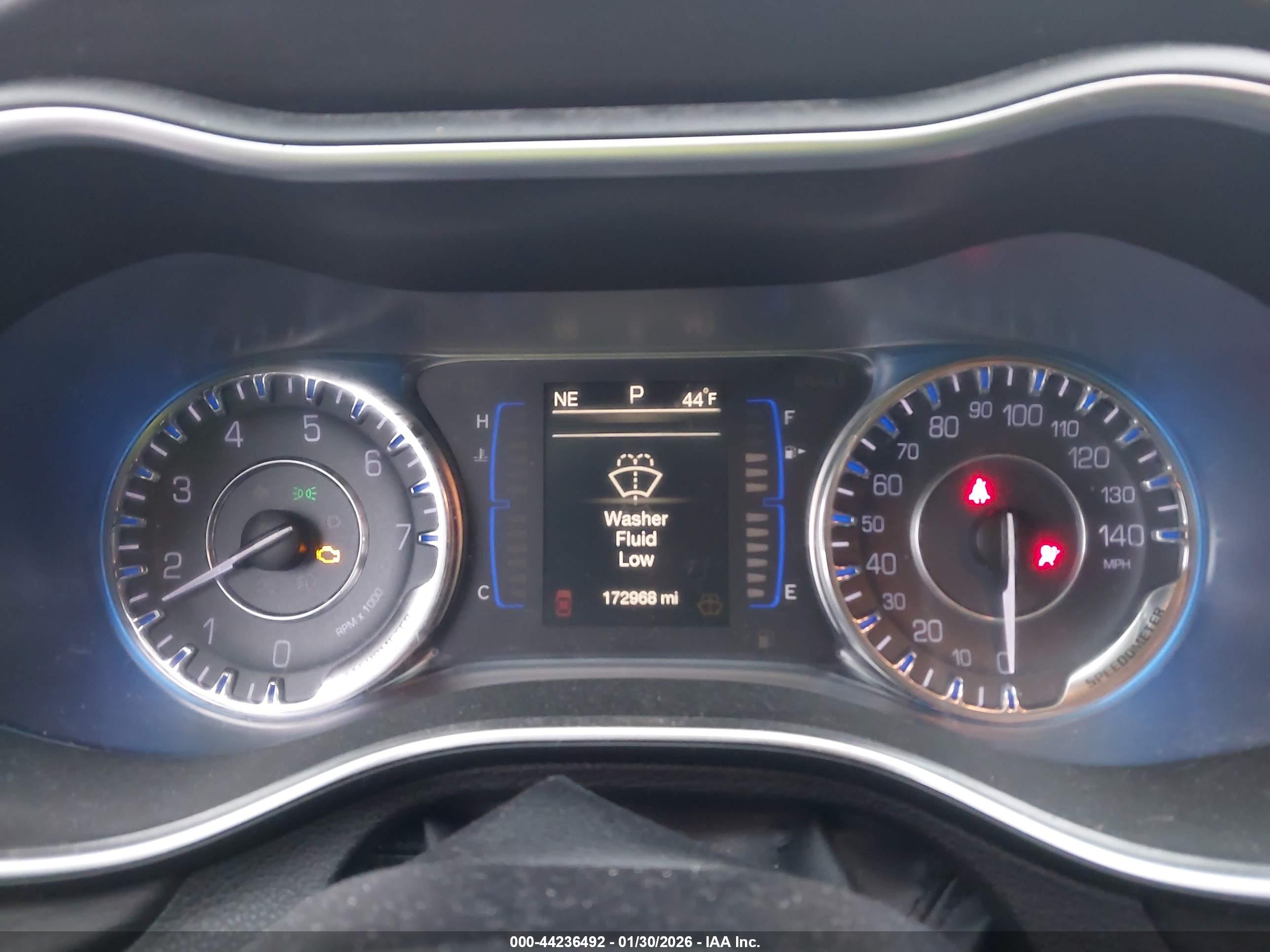 CHRYSLER 200 image 7