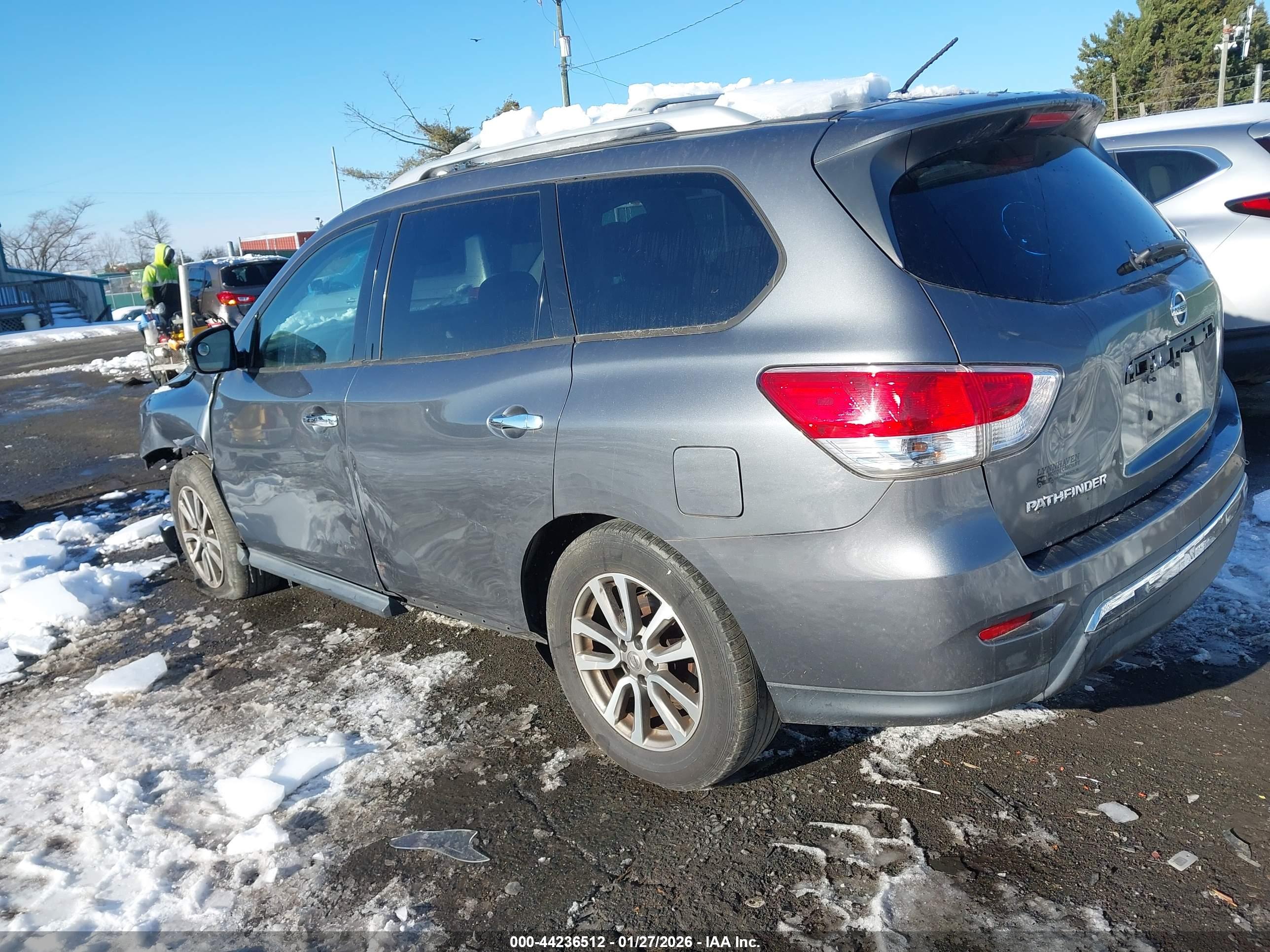 NISSAN PATHFINDER image 3
