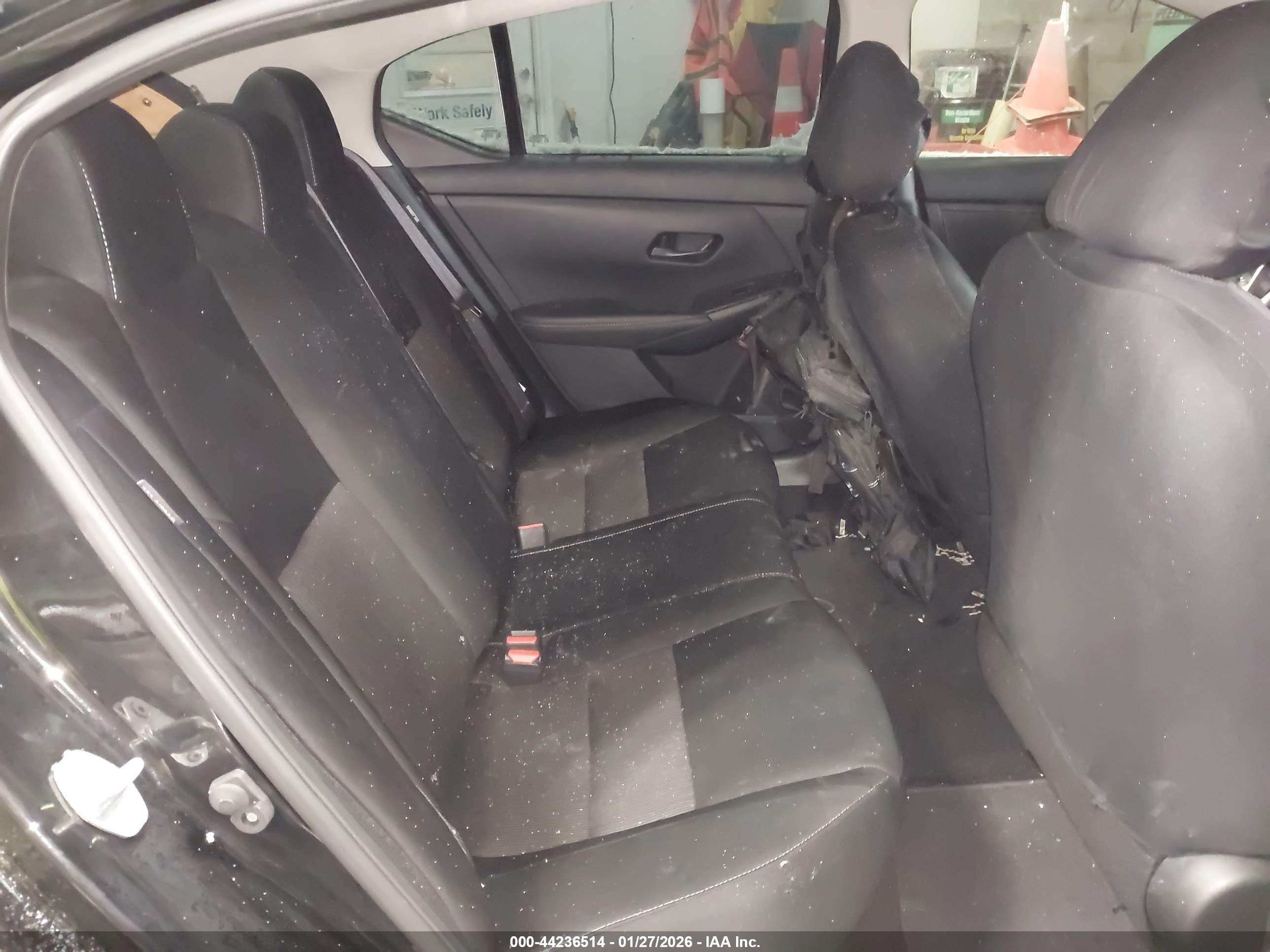 NISSAN SENTRA image 8