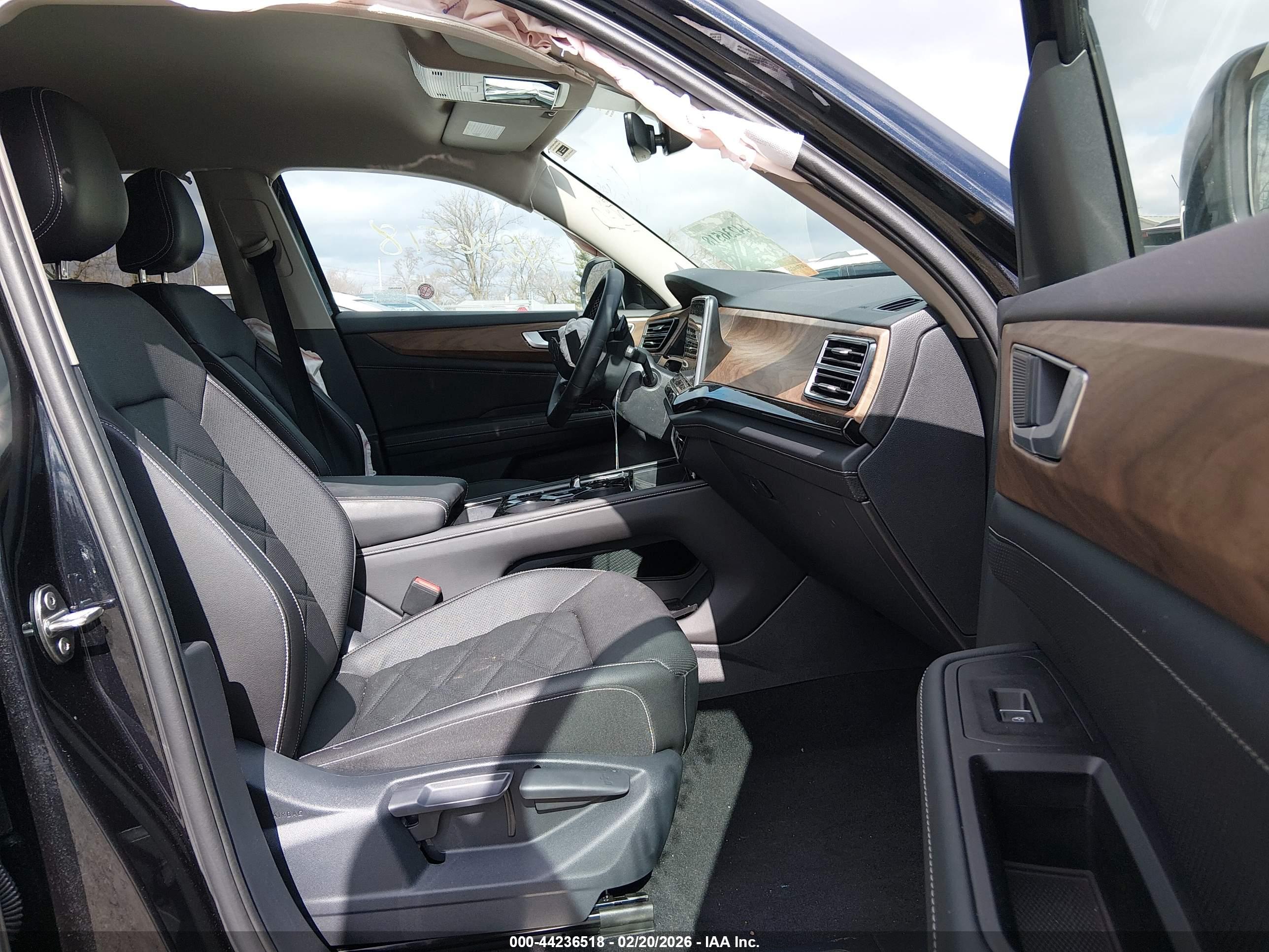 VOLKSWAGEN ATLAS image 5