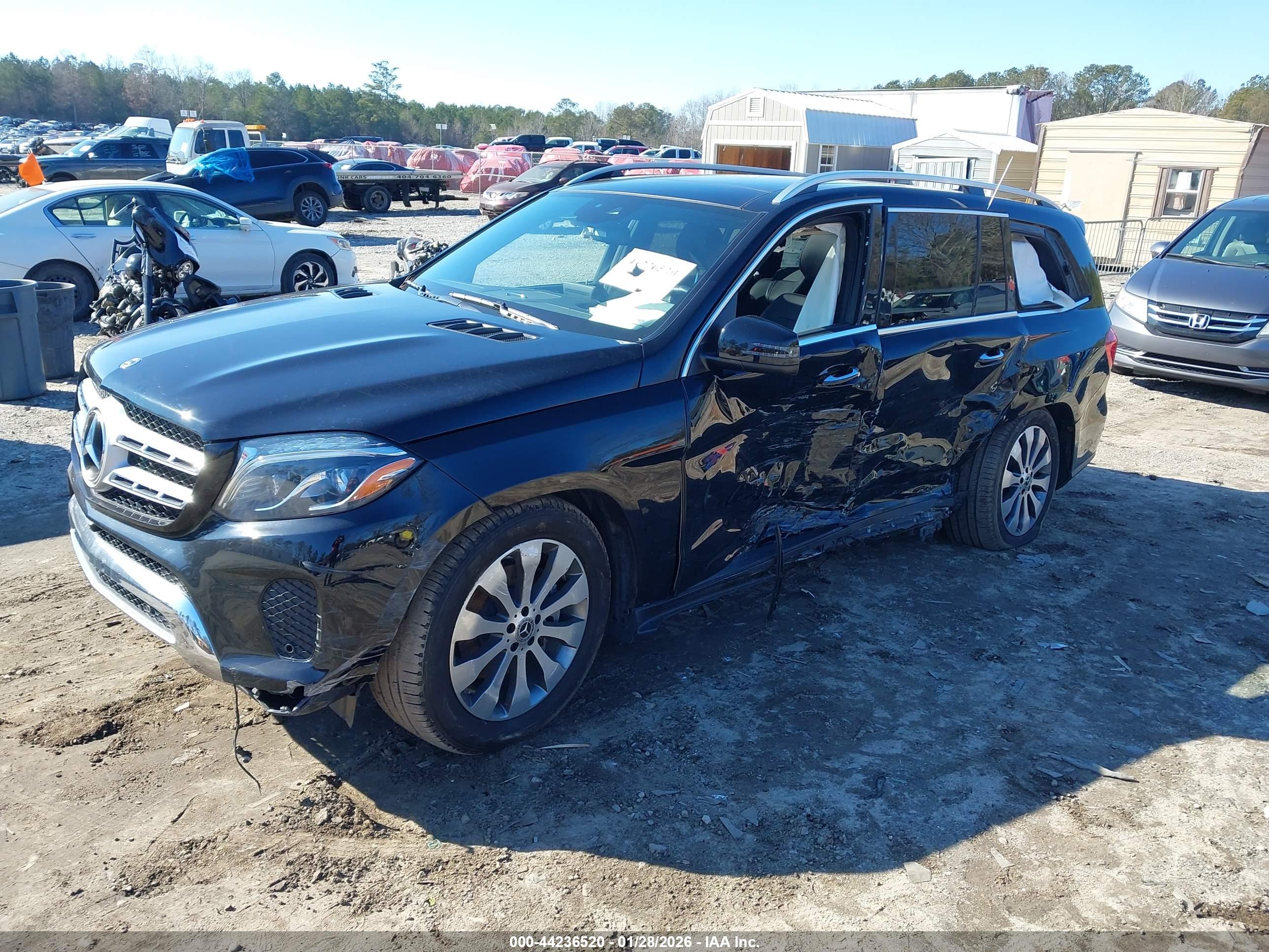 MERCEDES-BENZ GLS image 2