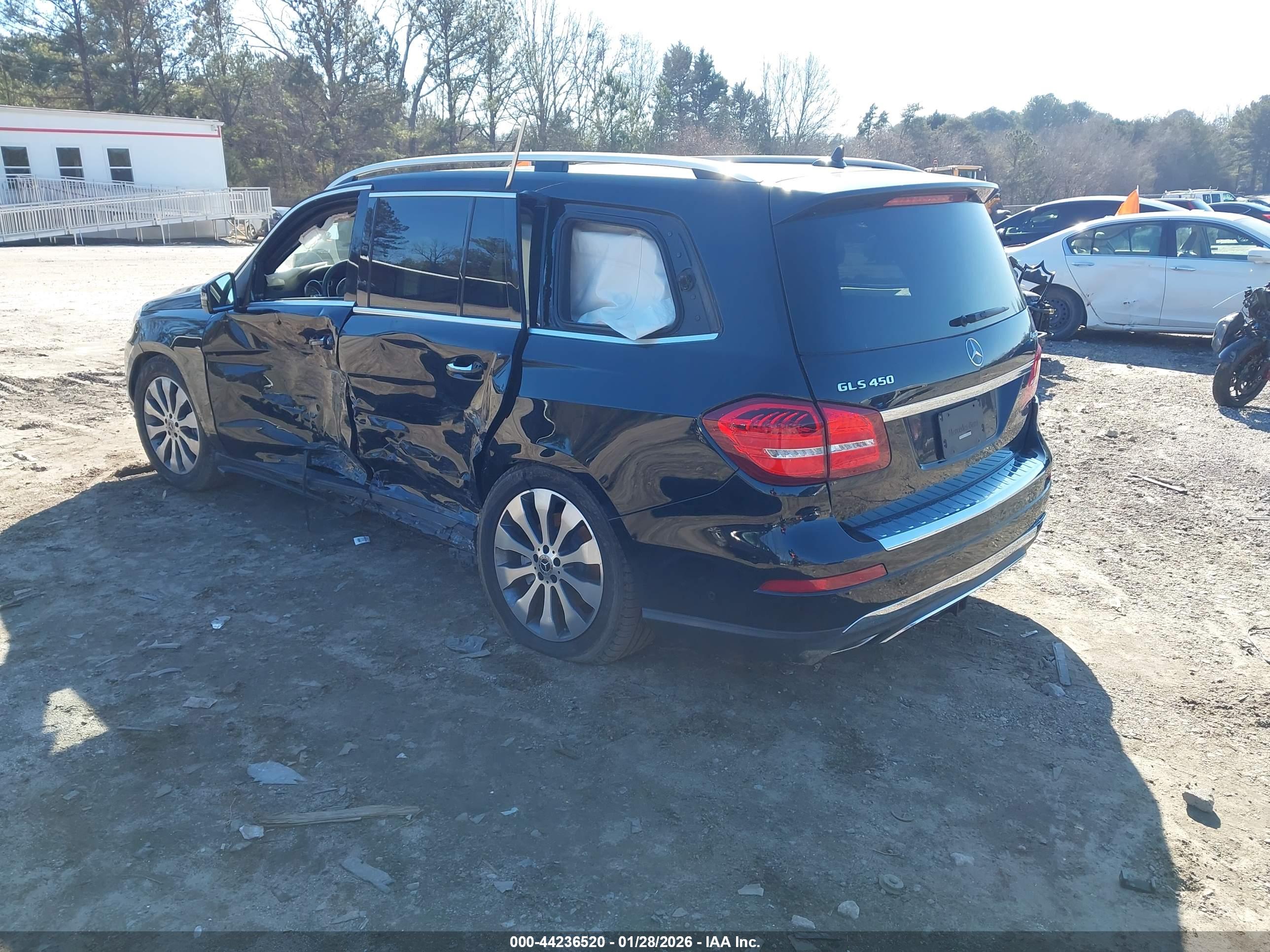 MERCEDES-BENZ GLS image 3