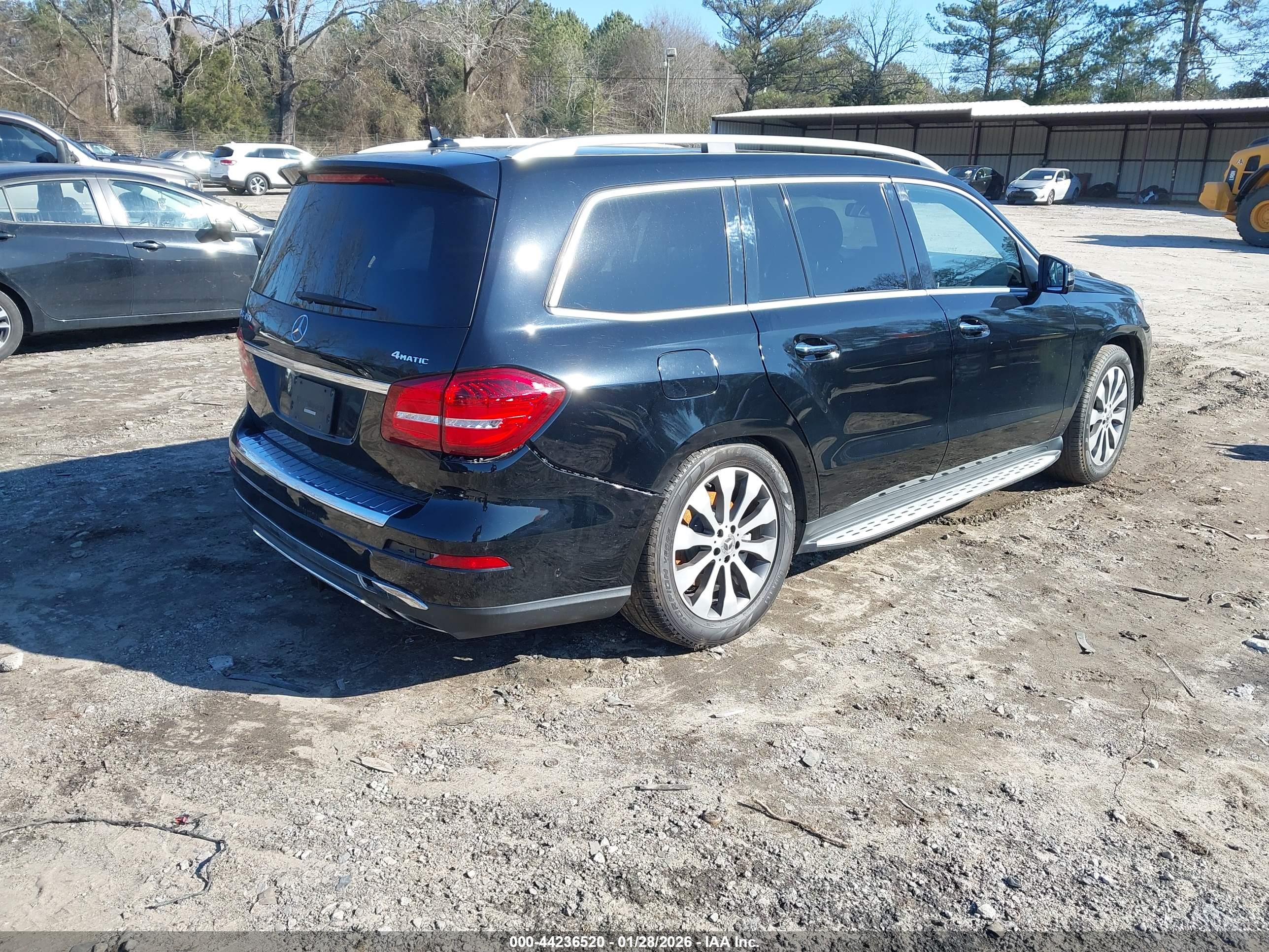 MERCEDES-BENZ GLS image 4