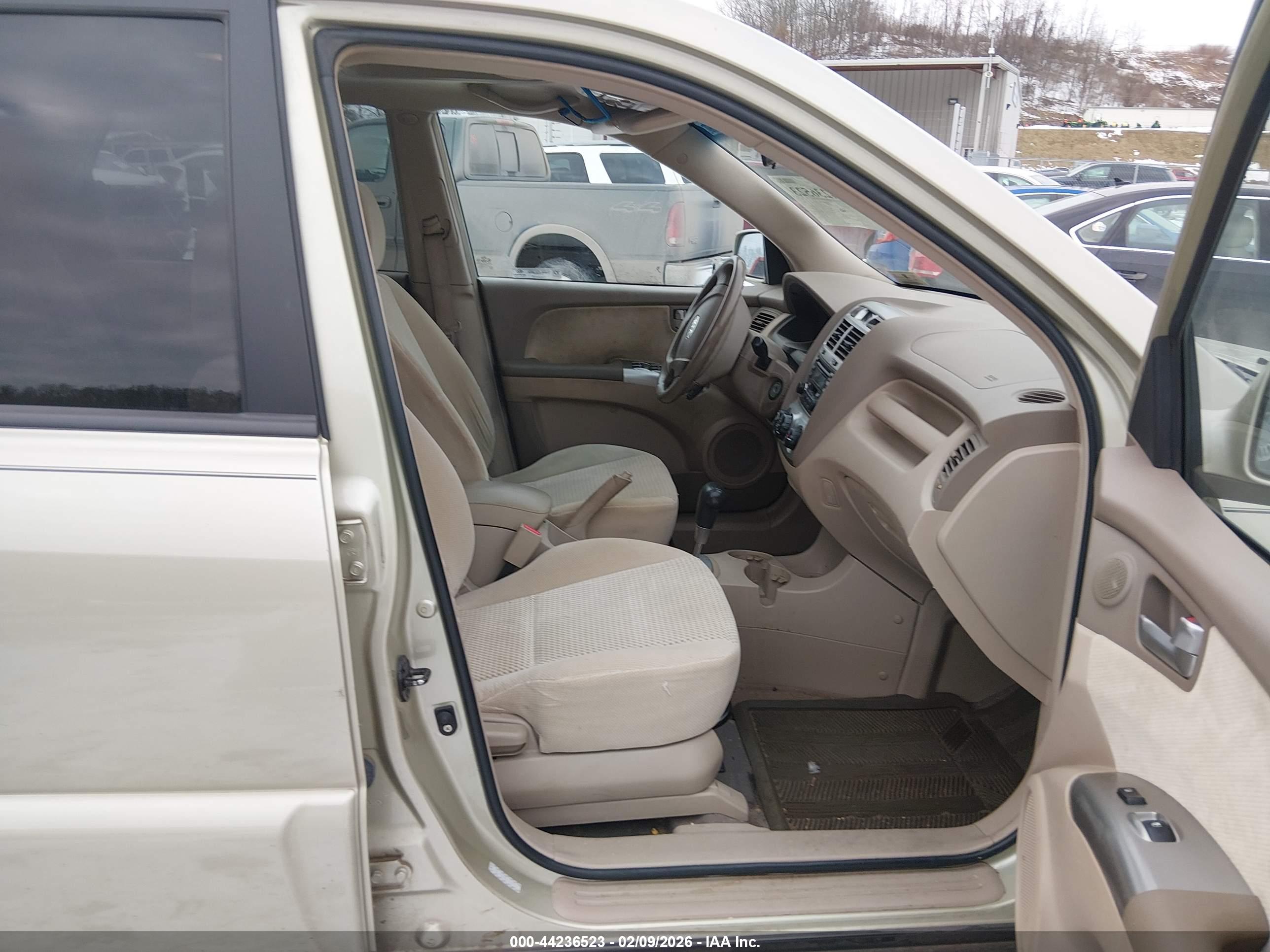 KIA SPORTAGE image 5