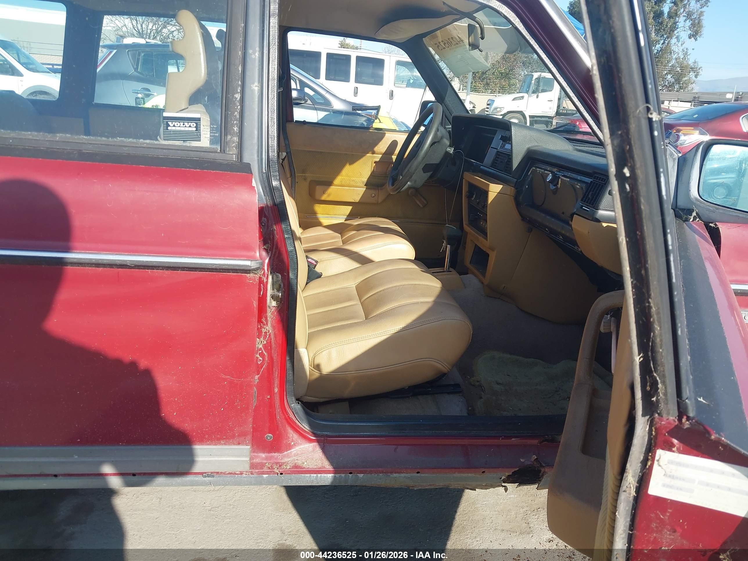 VOLVO 245 image 5