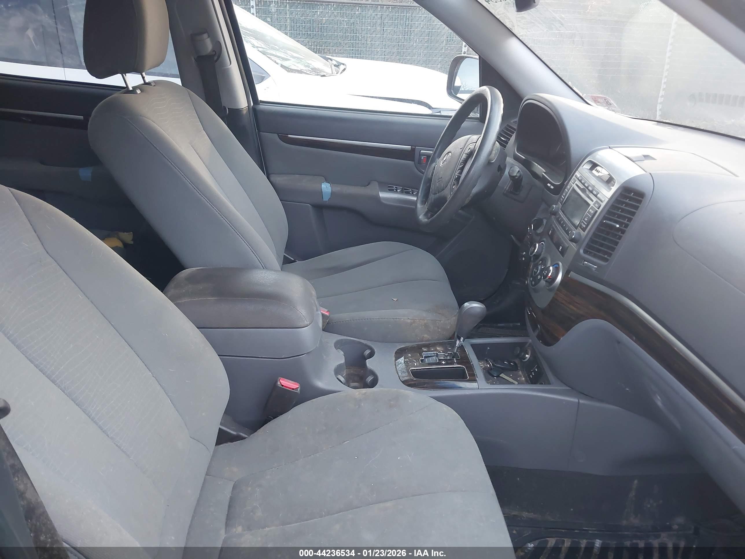 HYUNDAI SANTA image 5