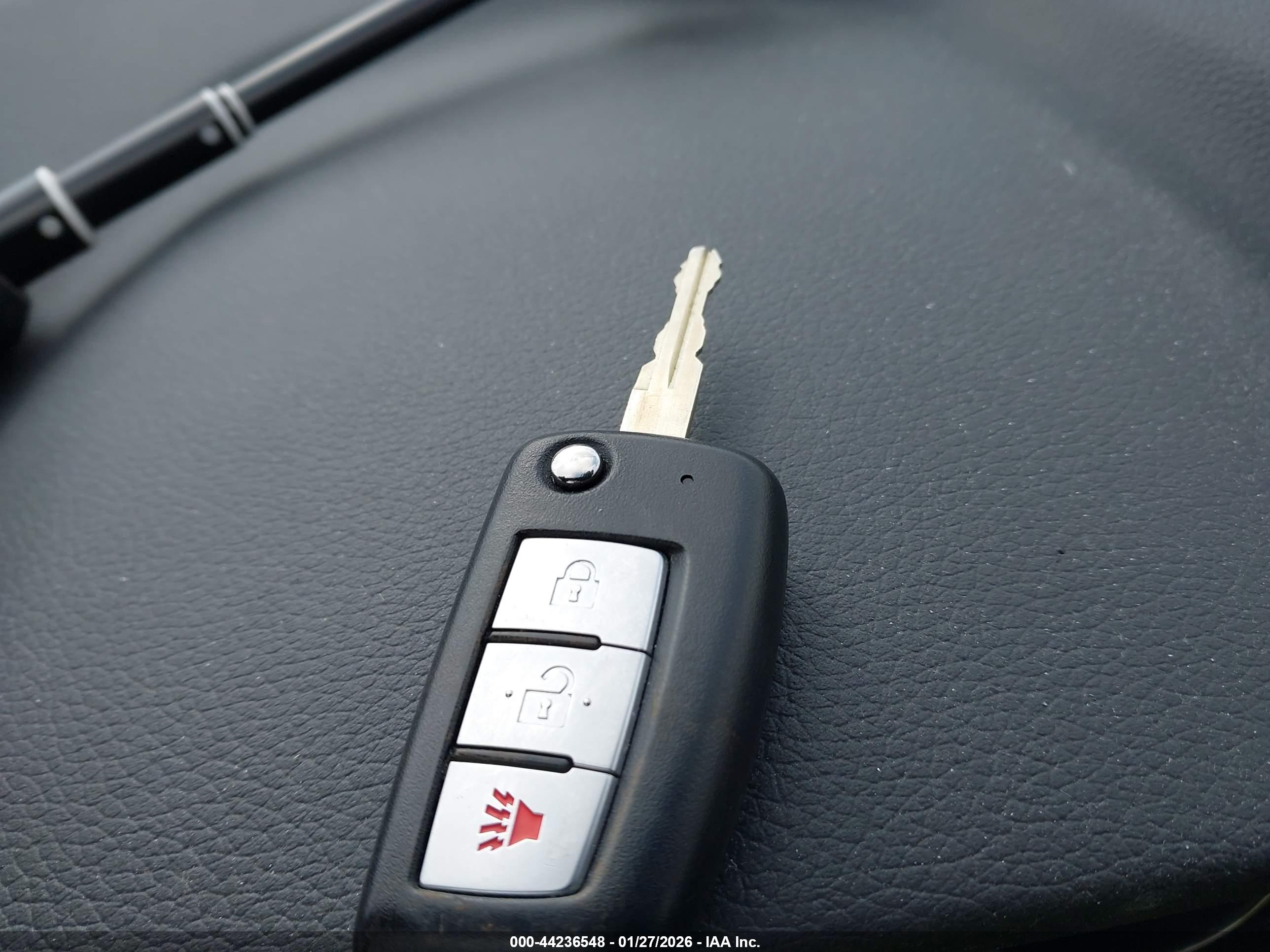 NISSAN ROGUE image 11