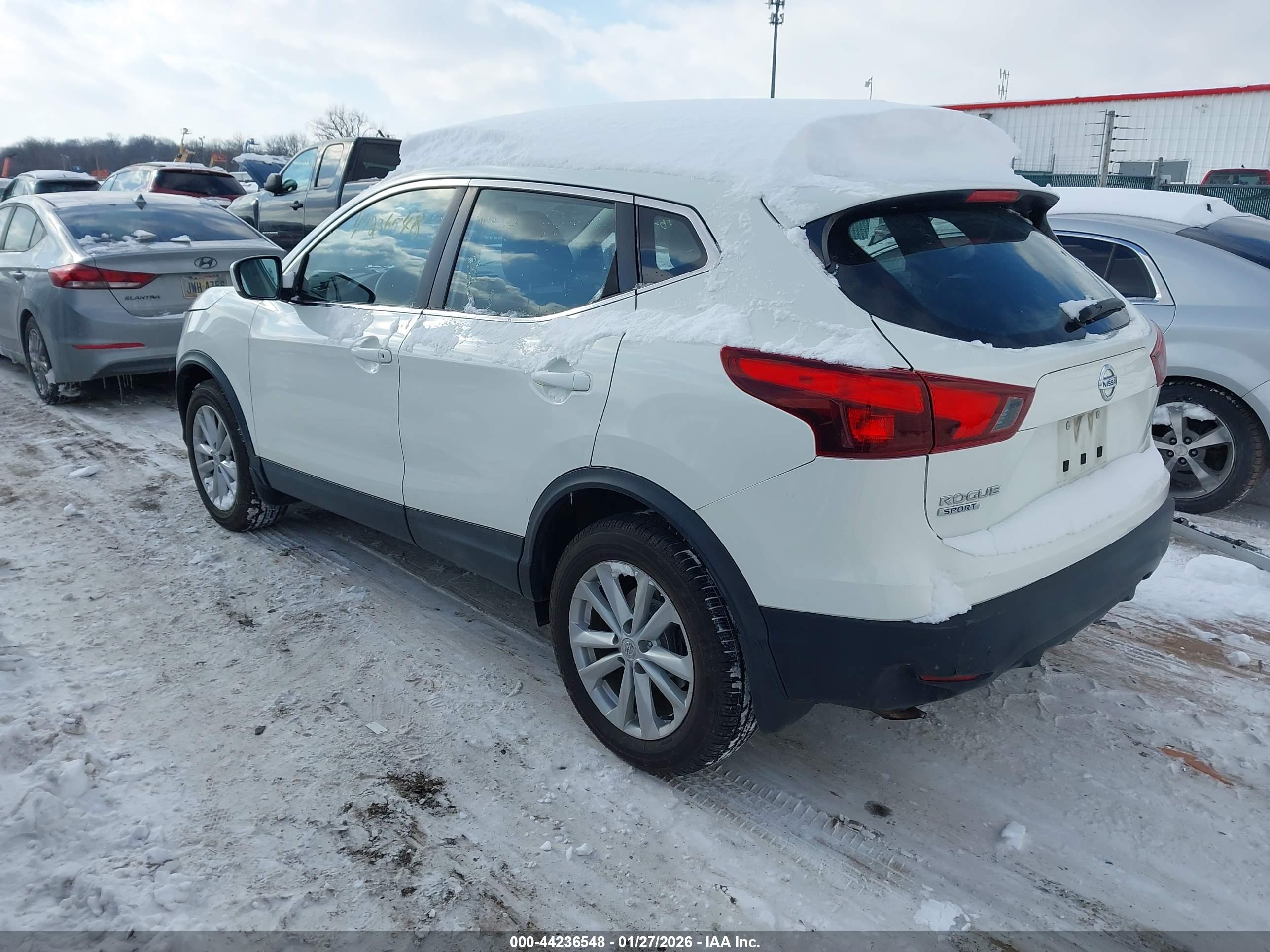 NISSAN ROGUE image 3