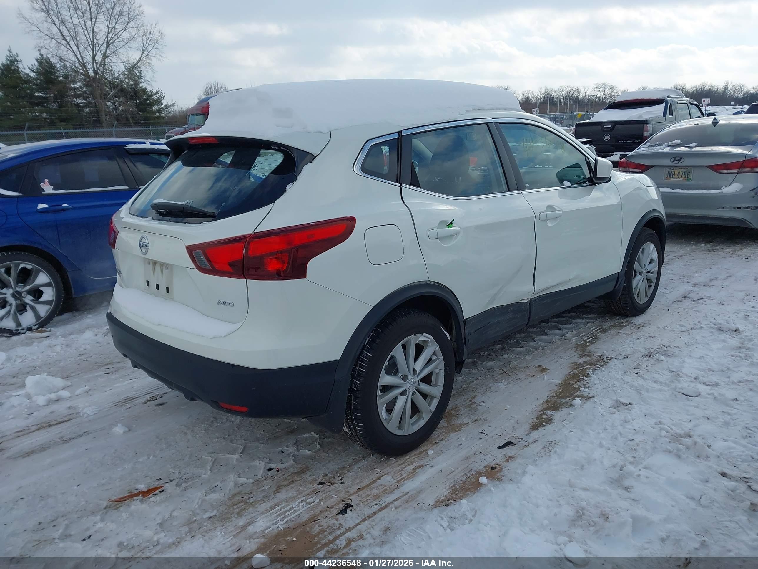 NISSAN ROGUE image 4