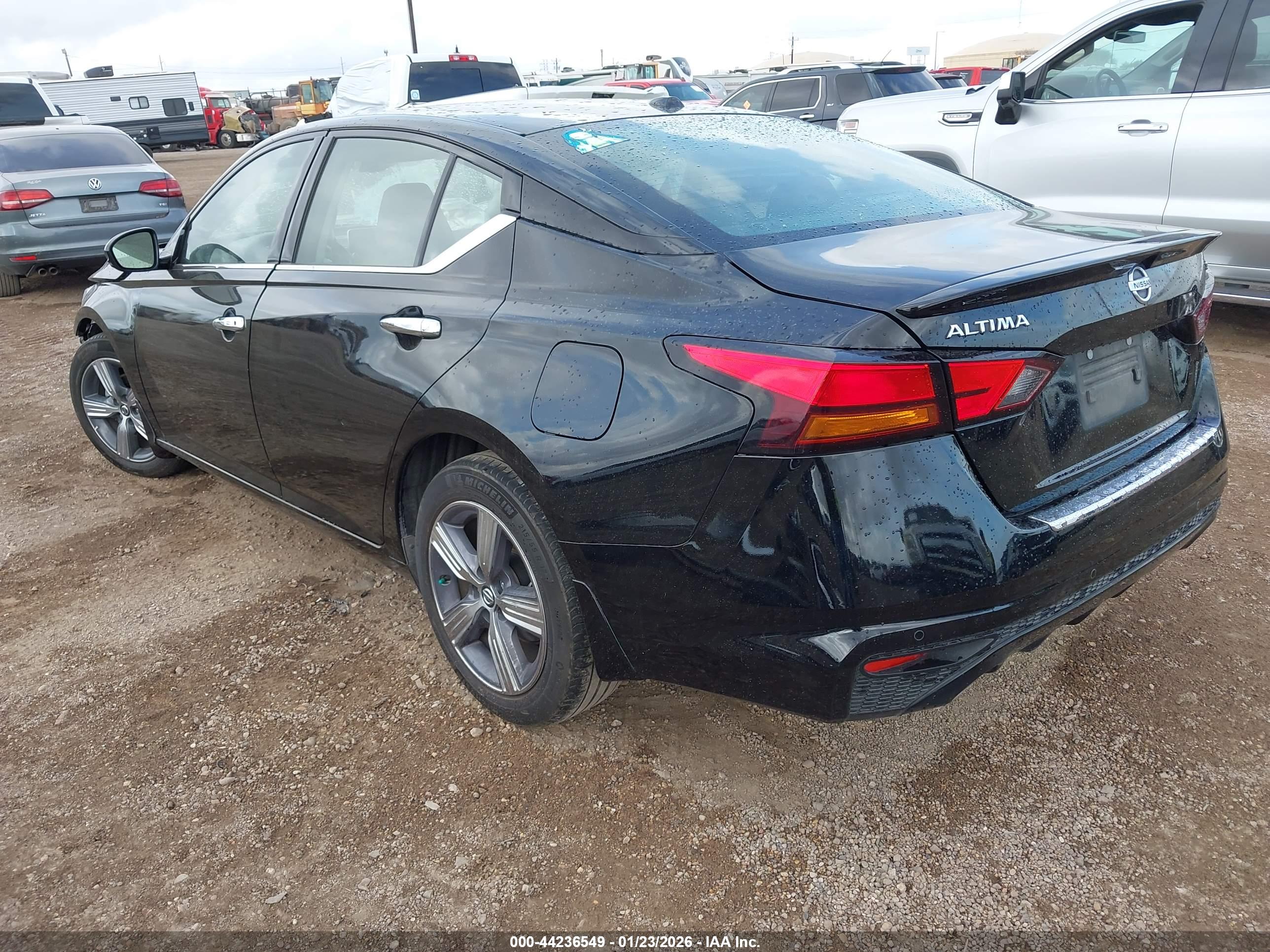 NISSAN ALTIMA image 3