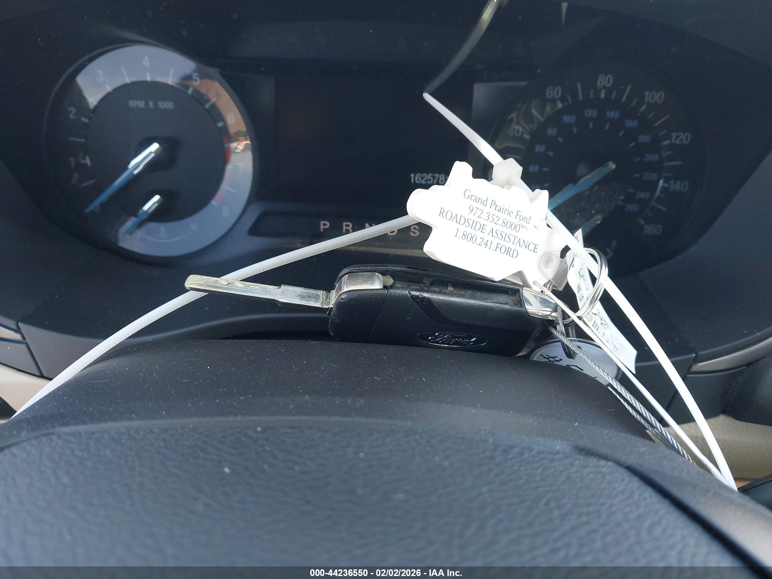 FORD FUSION image 11