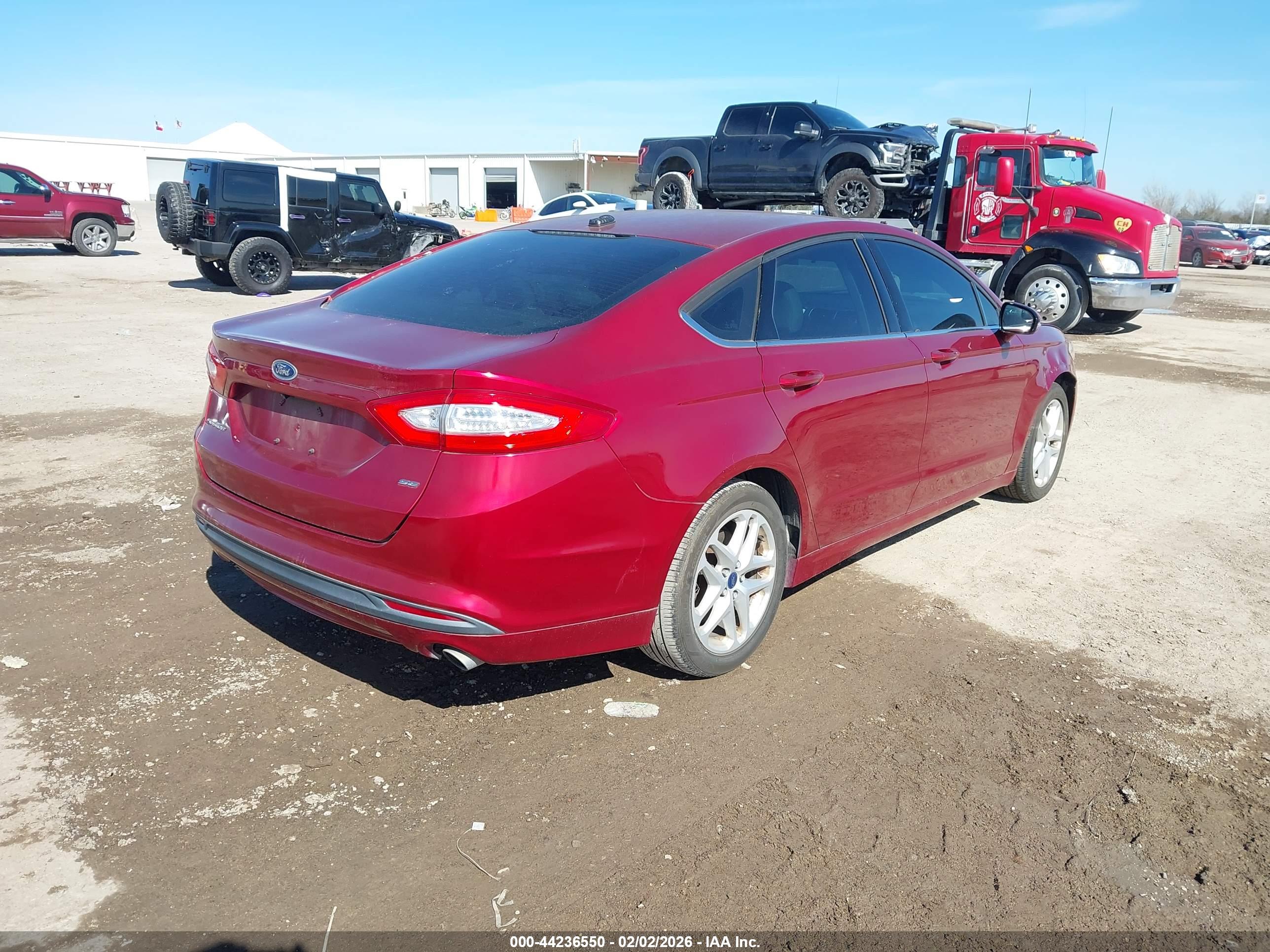 FORD FUSION image 4