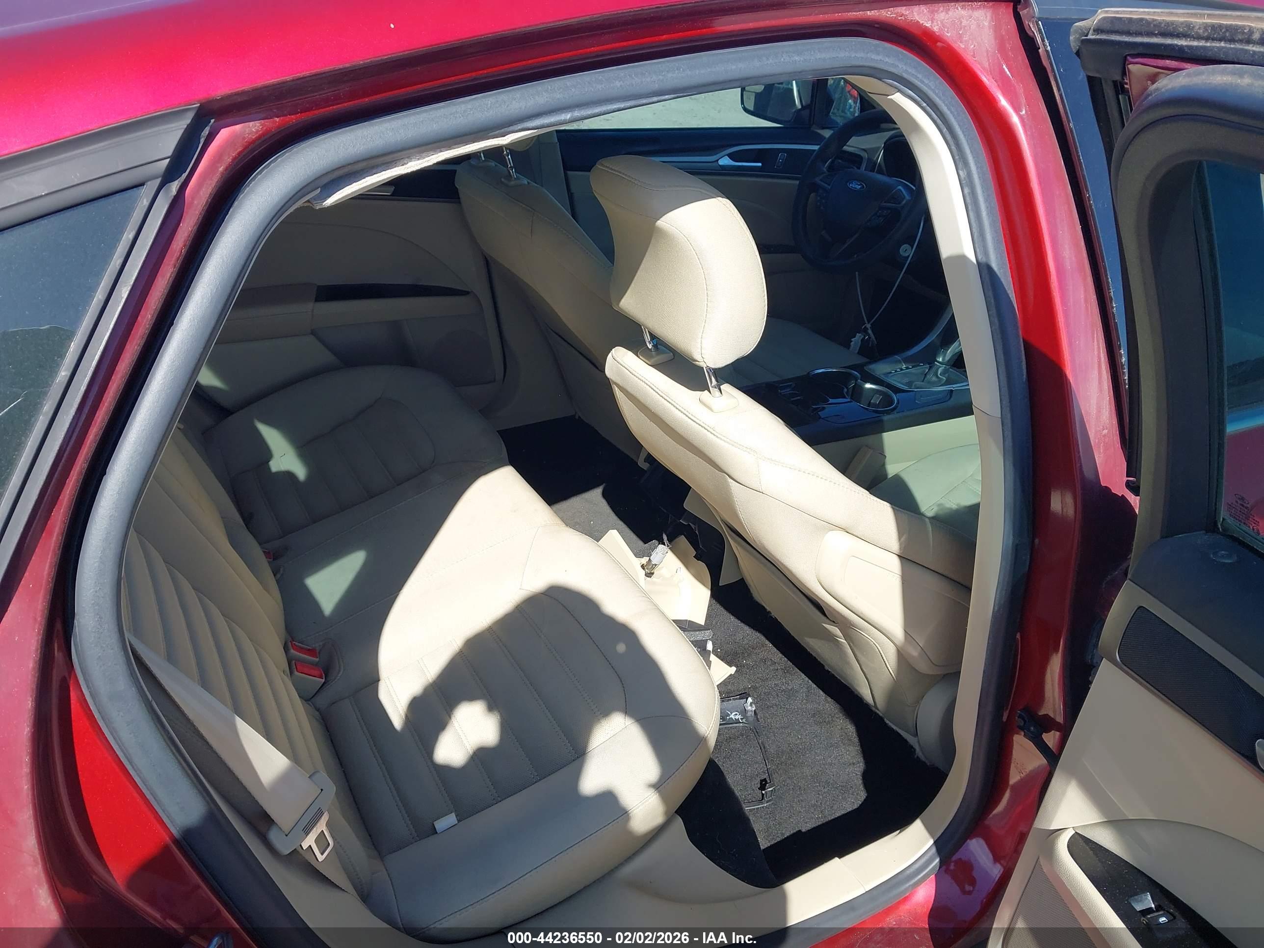 FORD FUSION image 8