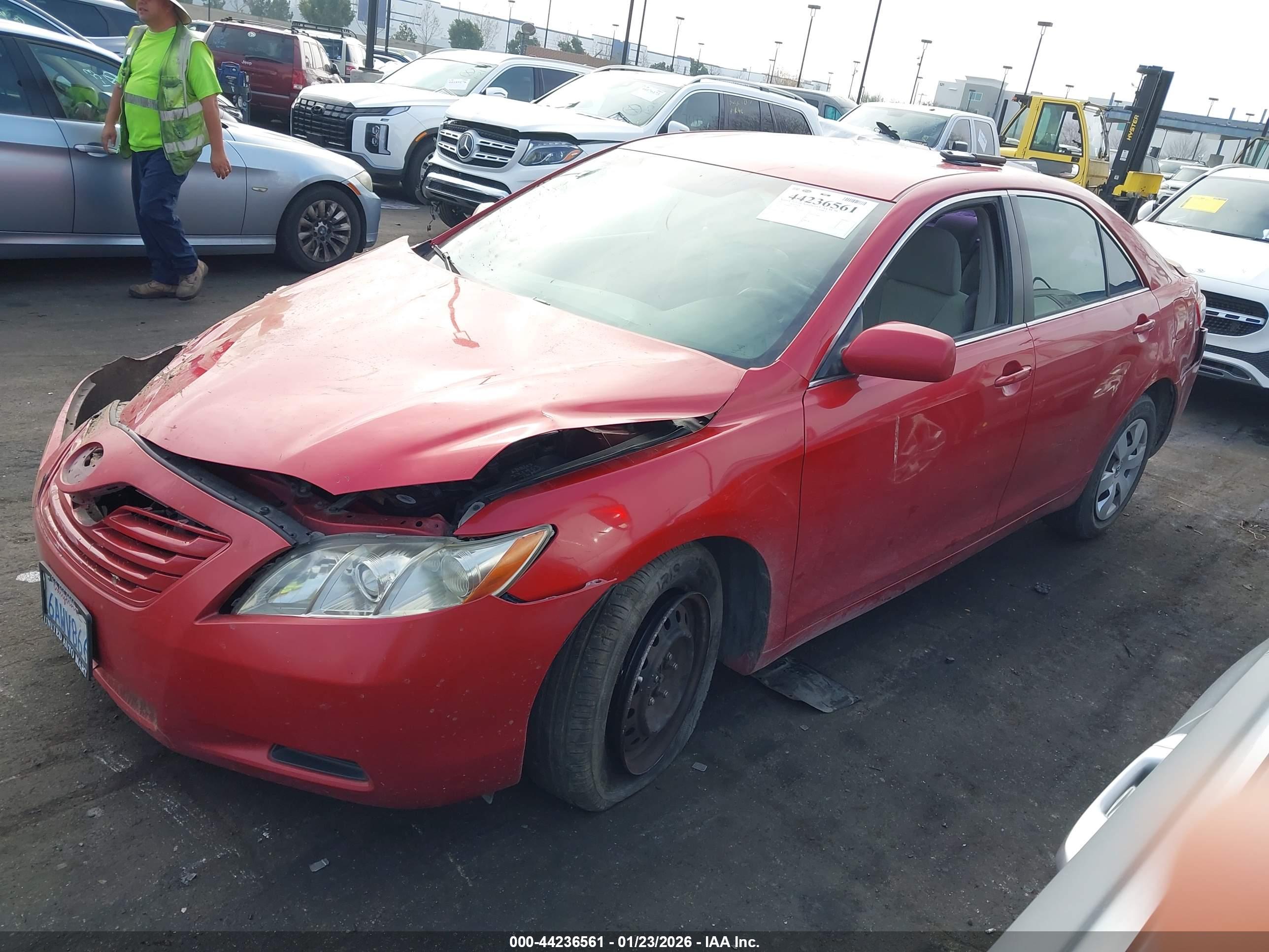 TOYOTA CAMRY image 2