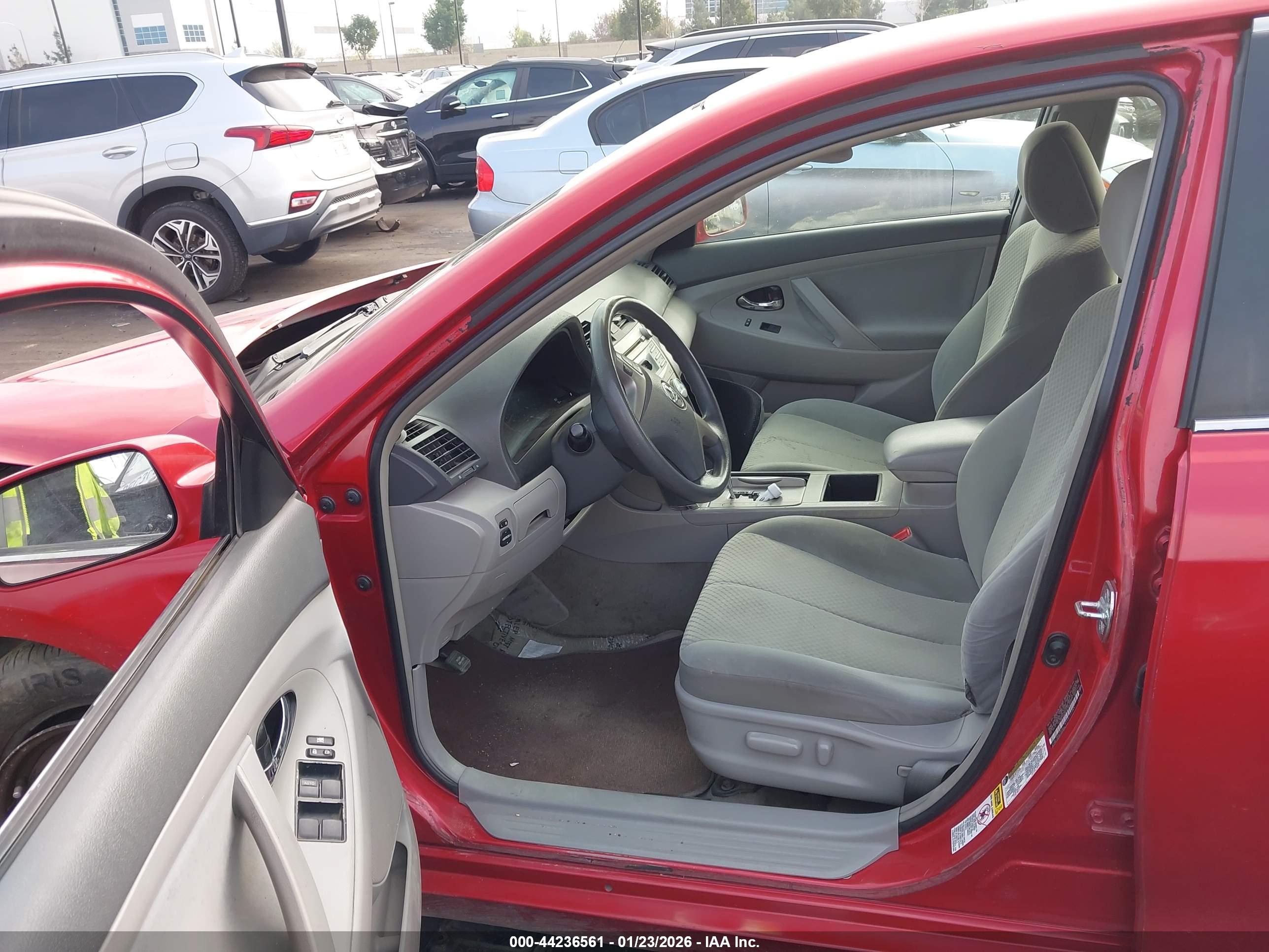 TOYOTA CAMRY image 5