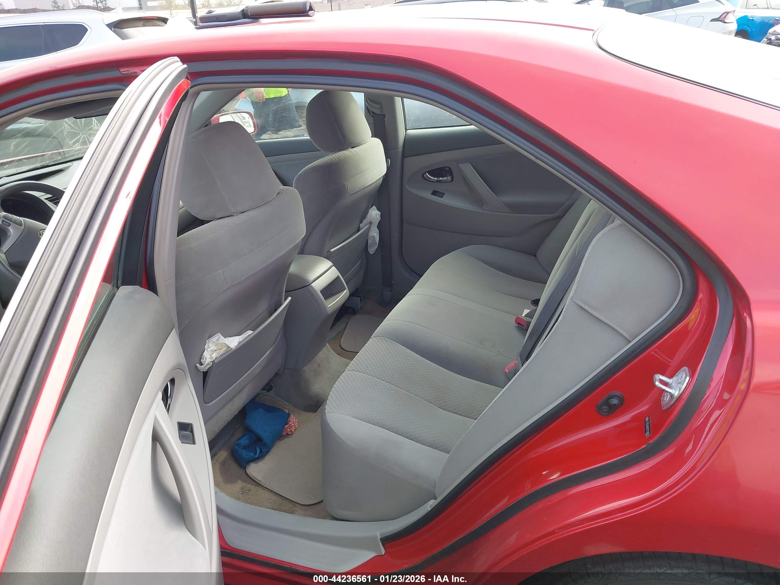 TOYOTA CAMRY image 8