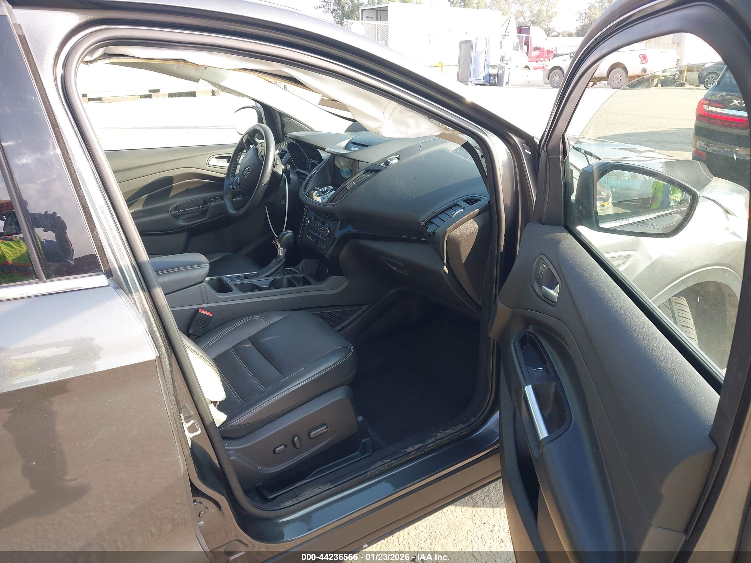FORD ESCAPE image 5