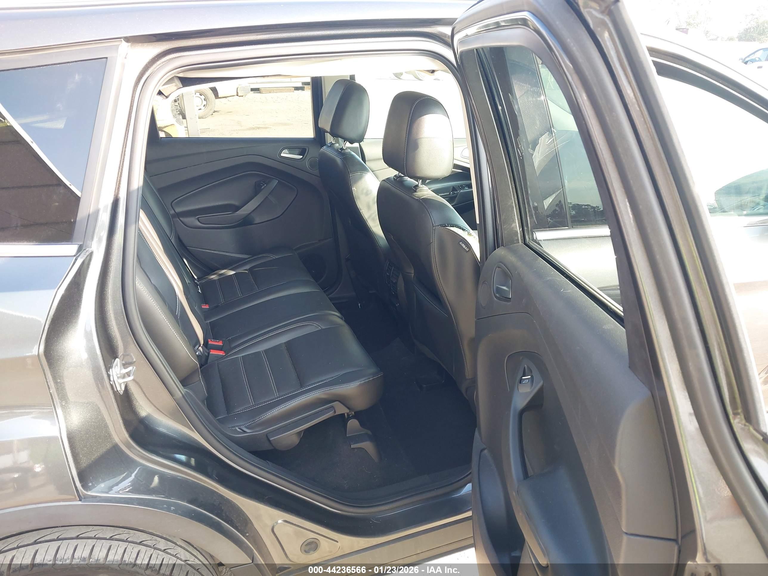 FORD ESCAPE image 8